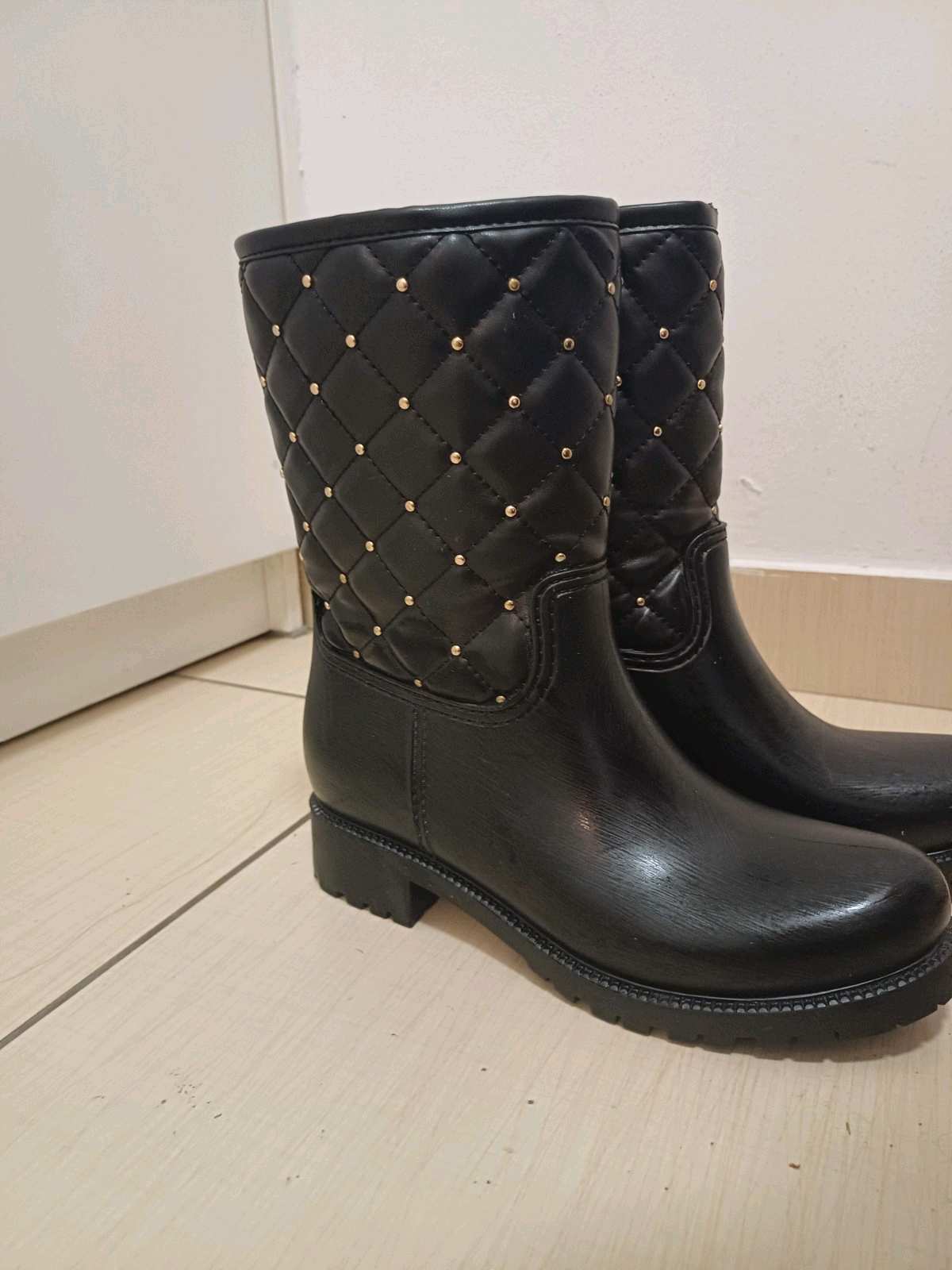 Asos čizme nove 1