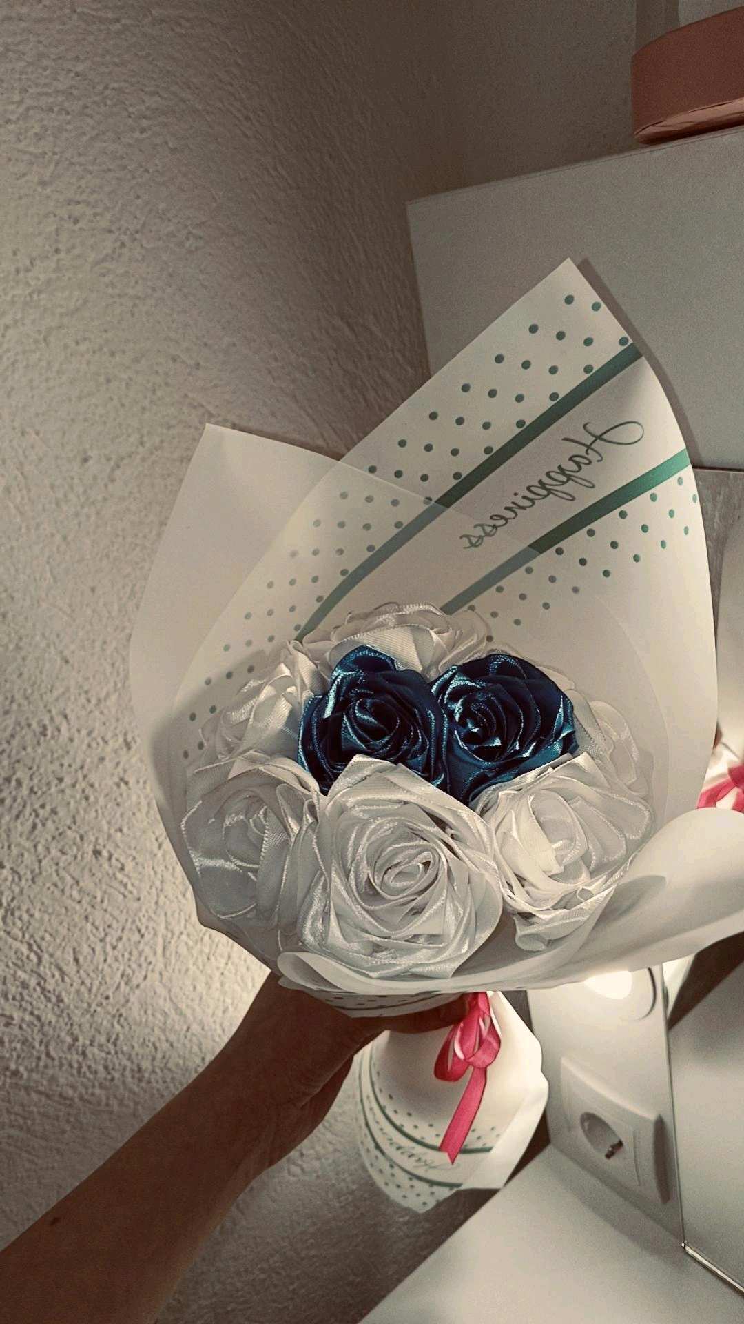 Buket satenskih ruža 4