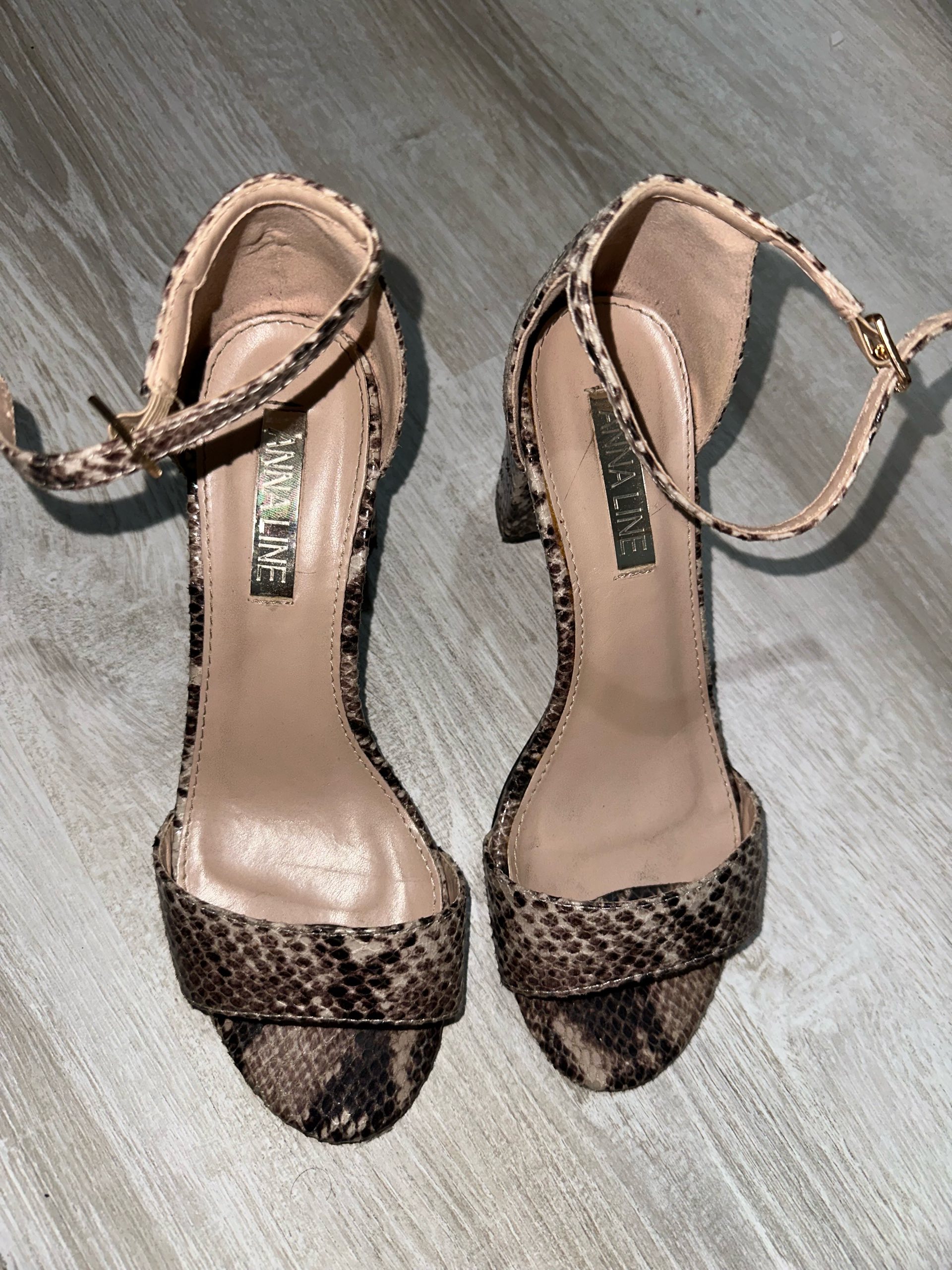 Stikle sandale 1