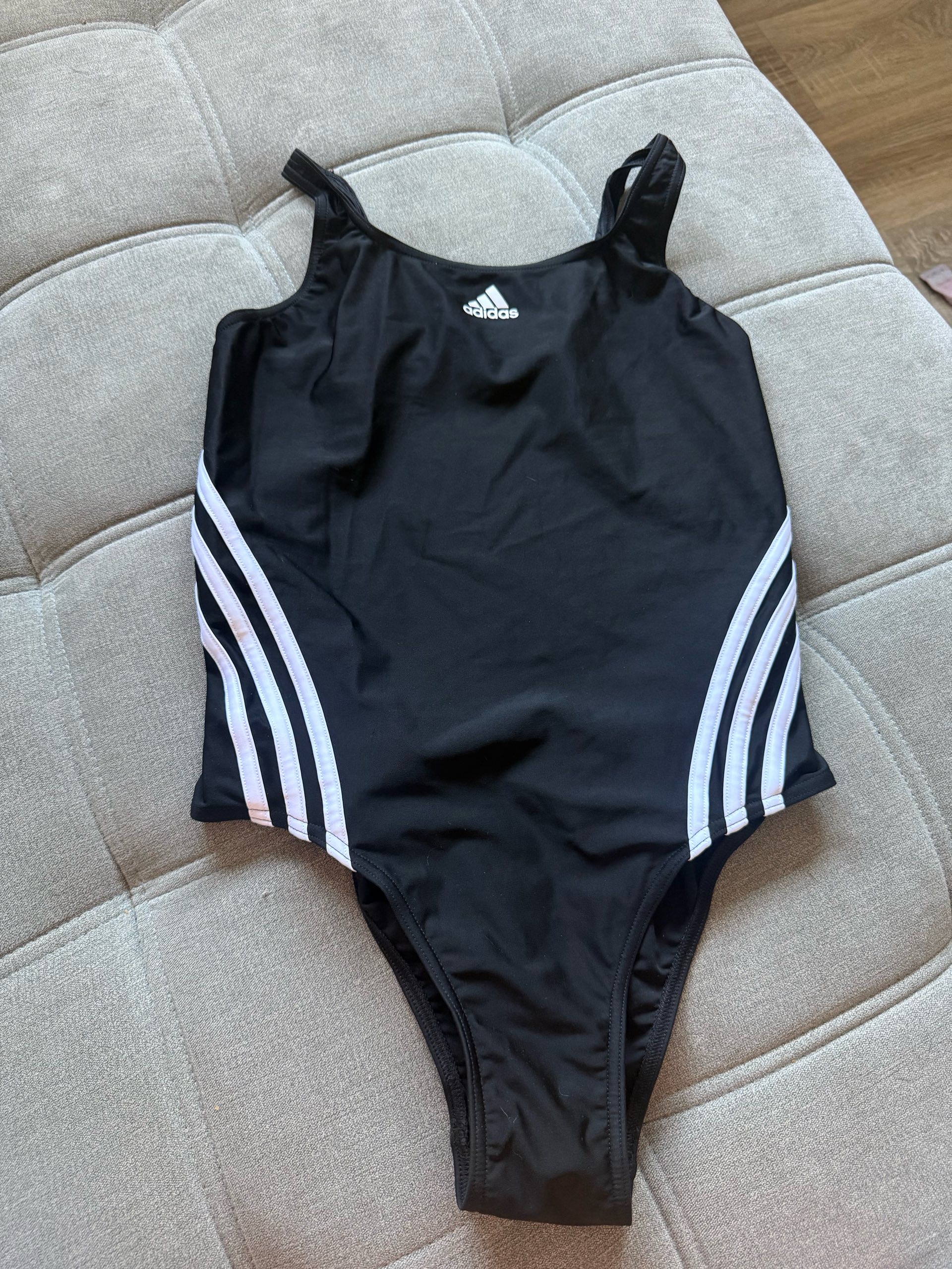 Adidas kupaci kostim 0