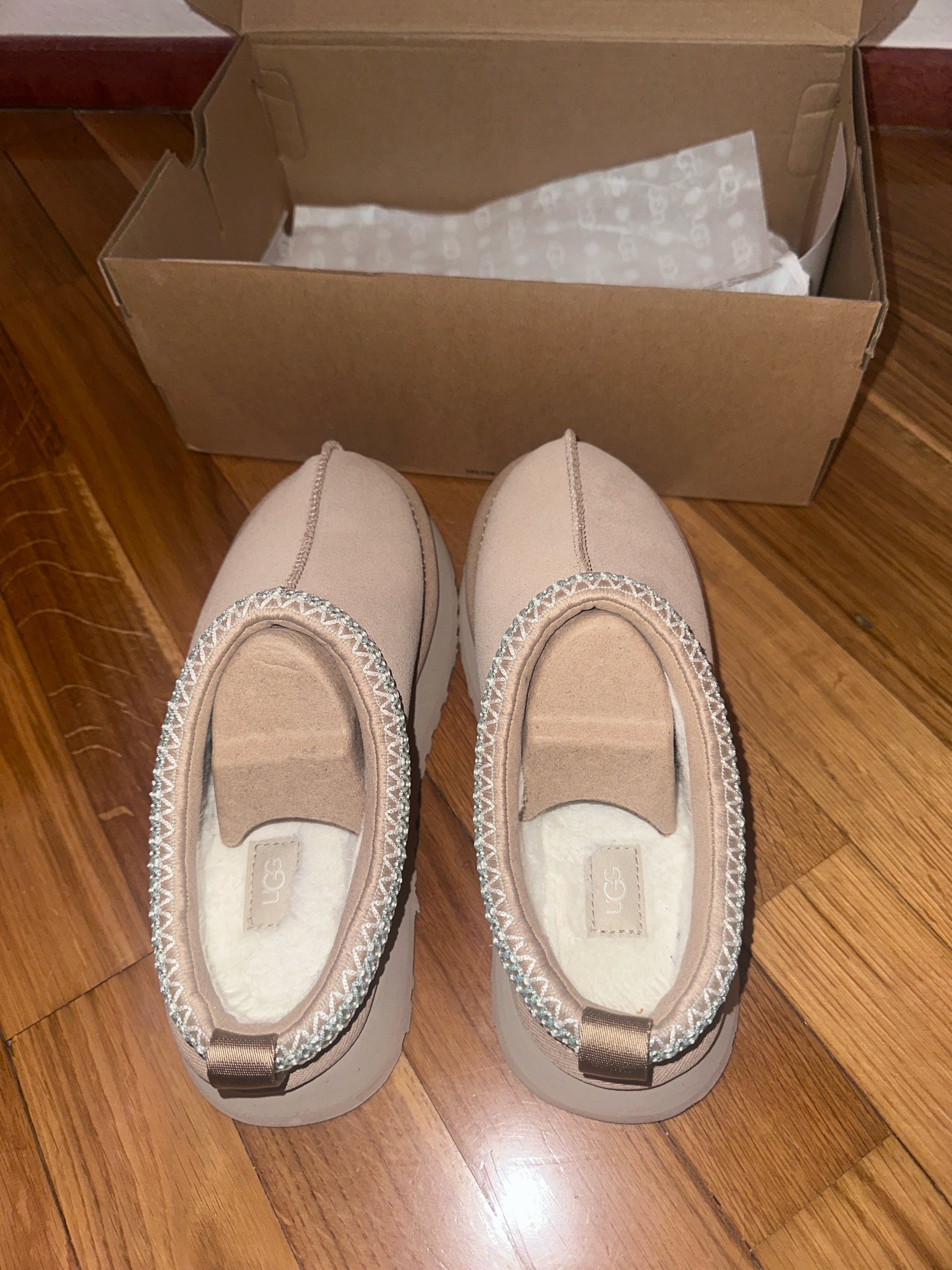 UGG tazz 1