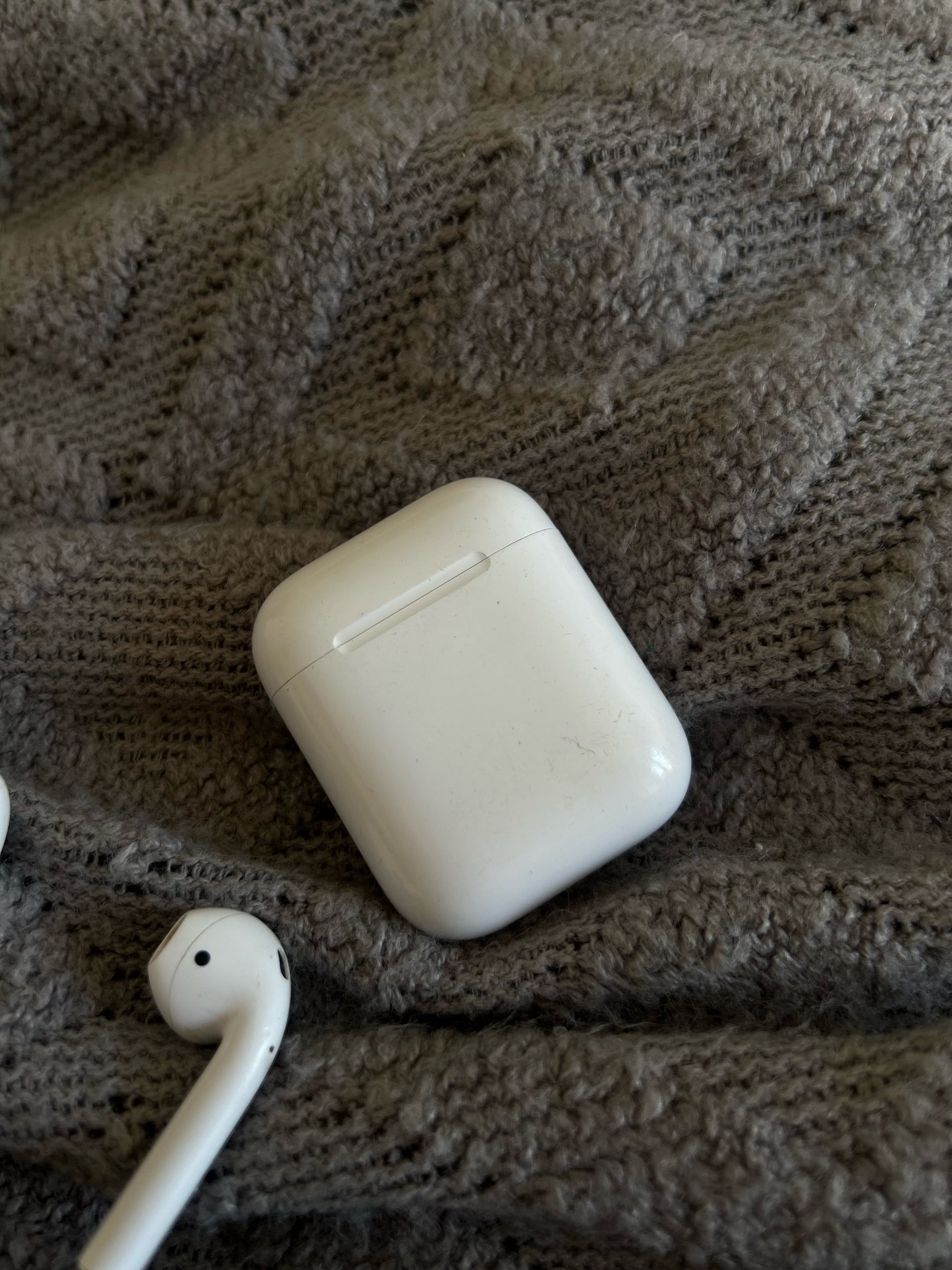 AirPods slušalice 2