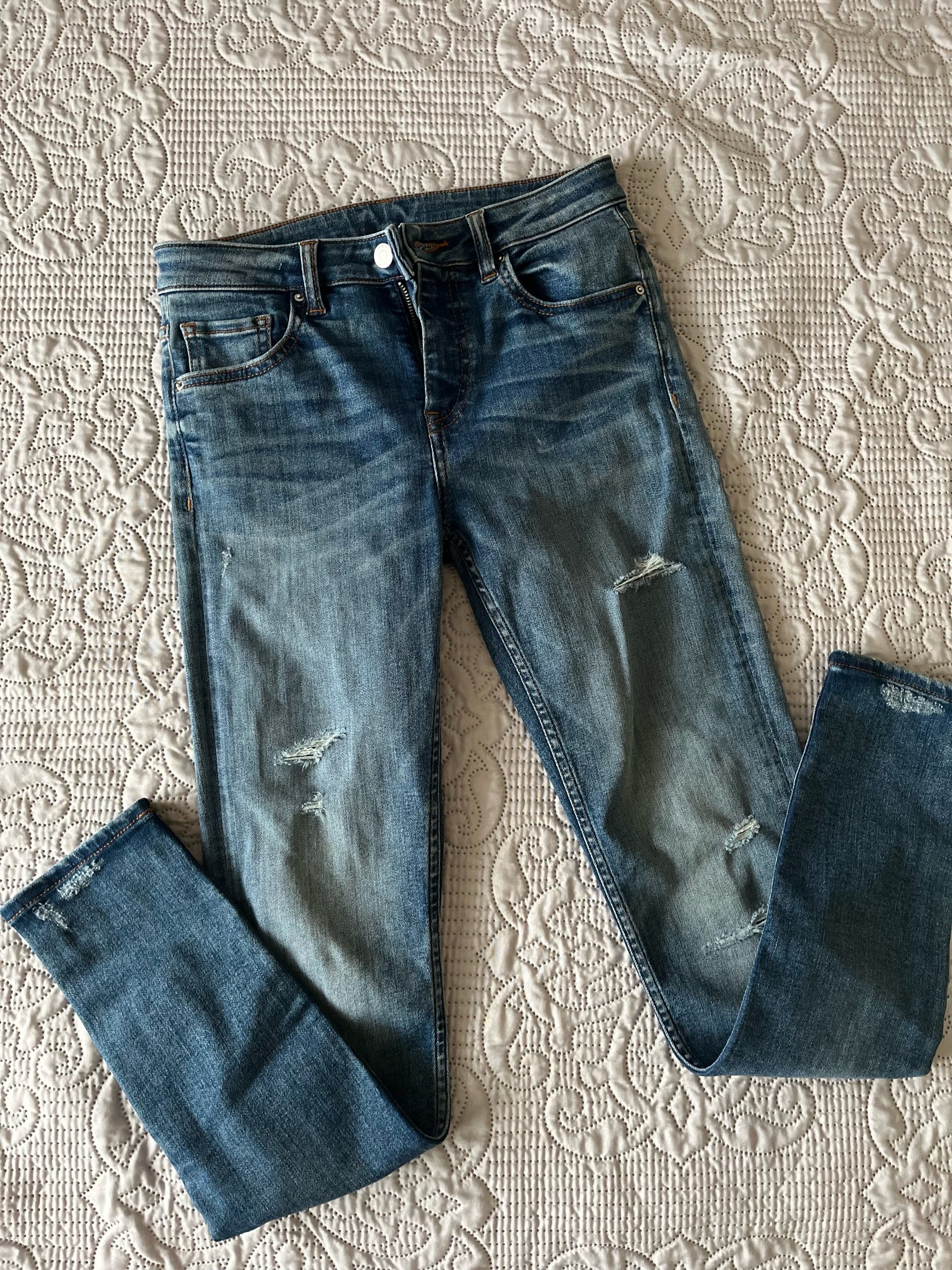 C&A hlace NOVE 2