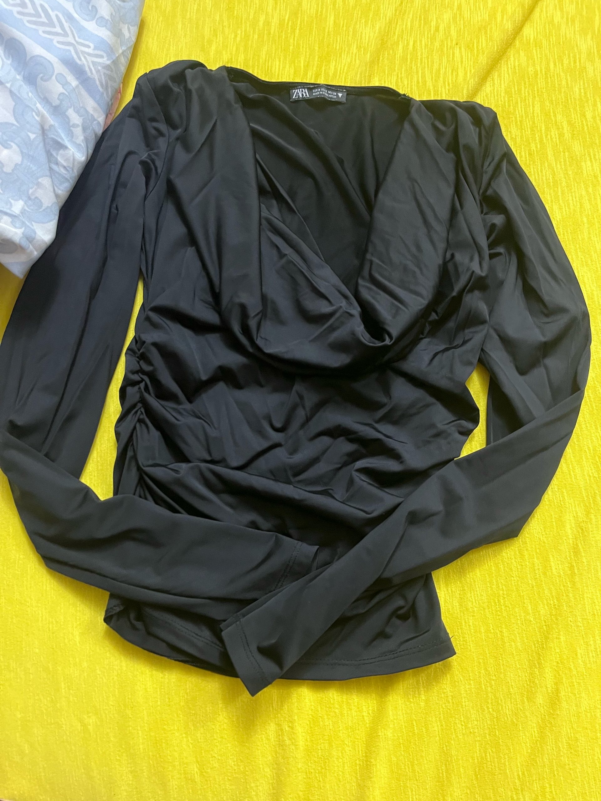 Ženske majice Zara BERSHKA 1