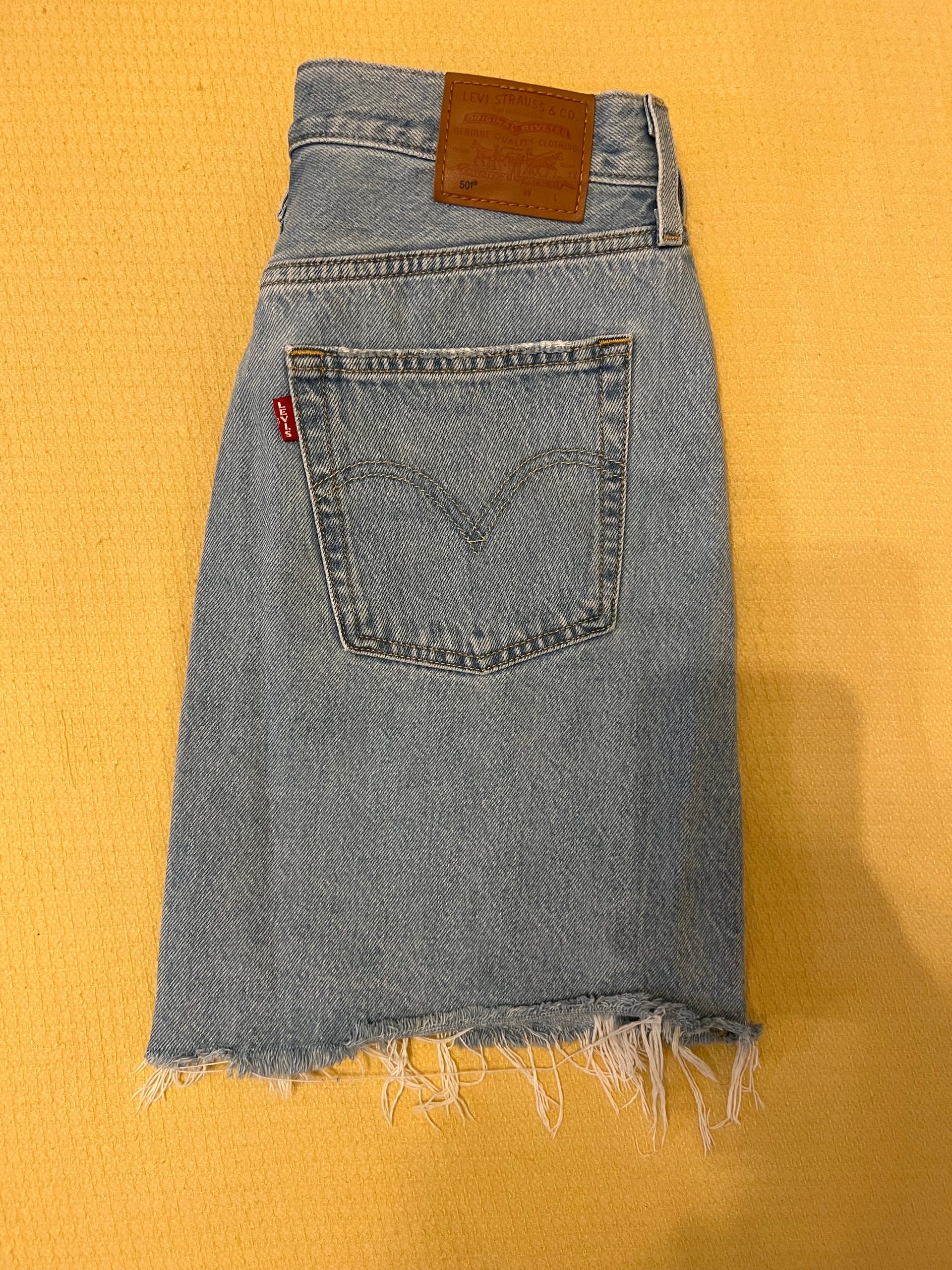 Levi’s suknja kao nova 1