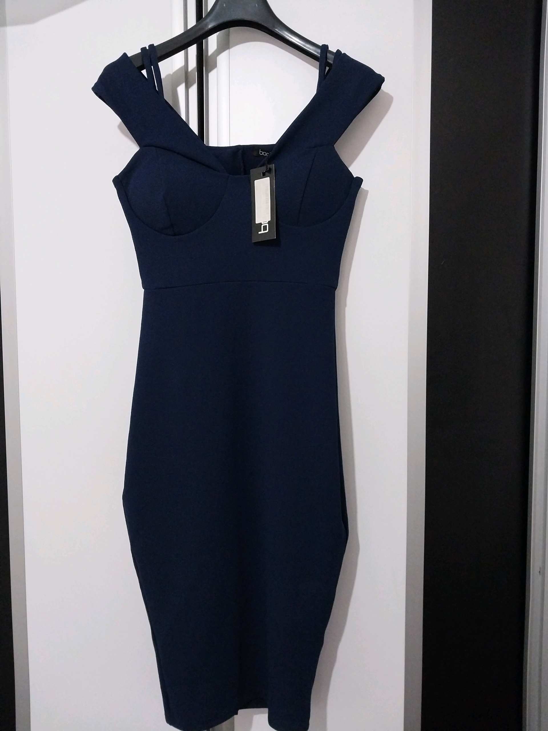 Boohoo haljina 0