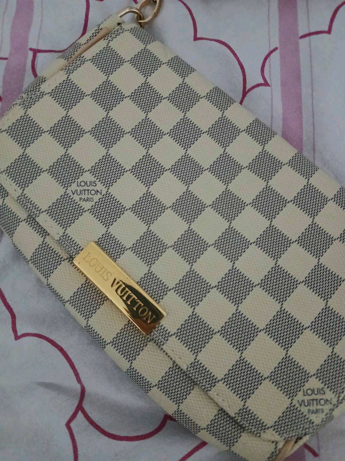 Torbica Louis Vuitton 1