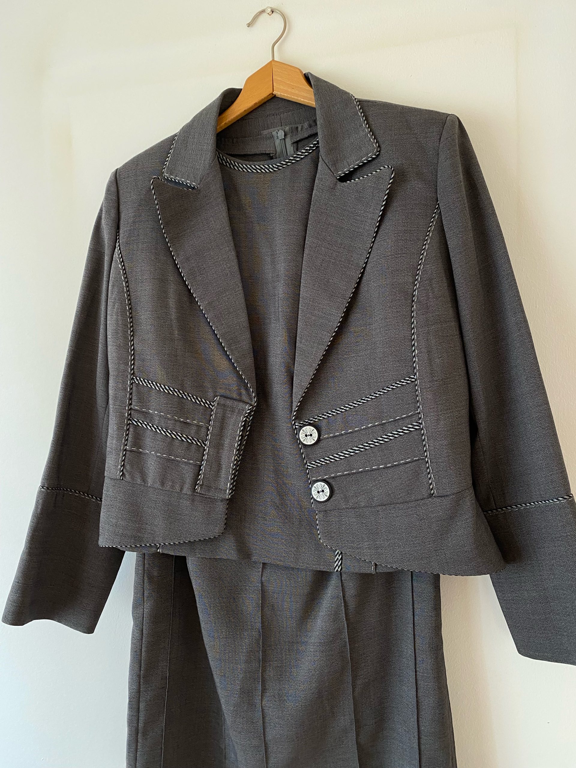 Sako,bluza i suknja 0