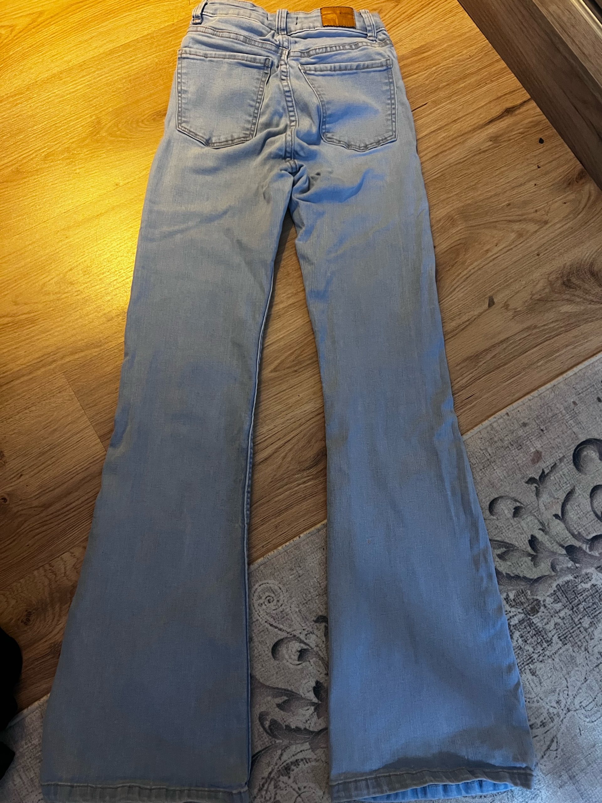Bershka flare hlače 2