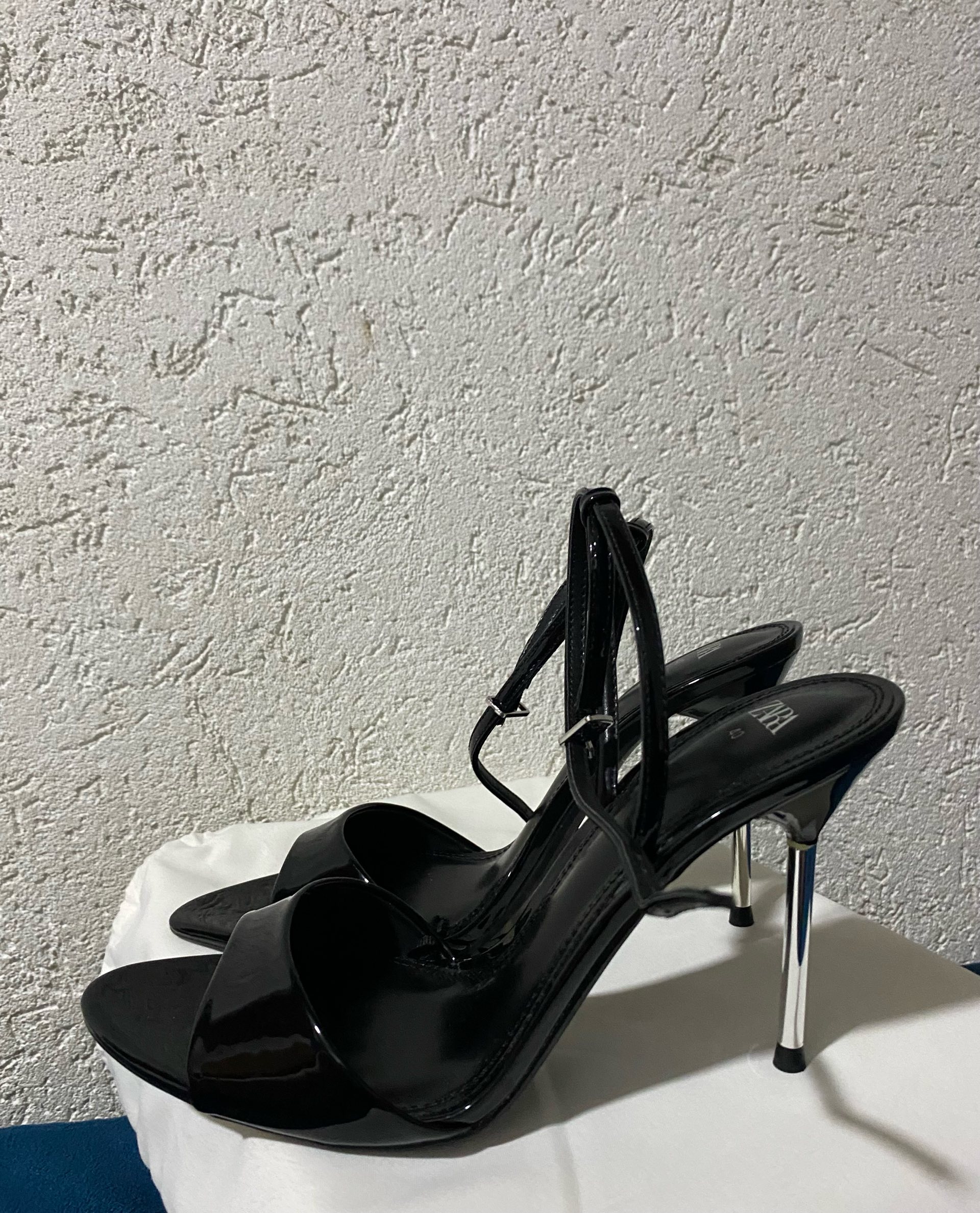 Zara sandale 0