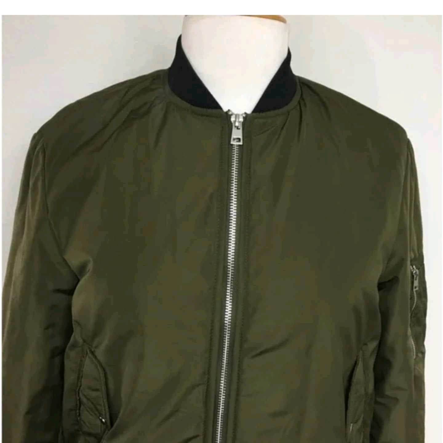 Zara bomber jakna velicina M 1