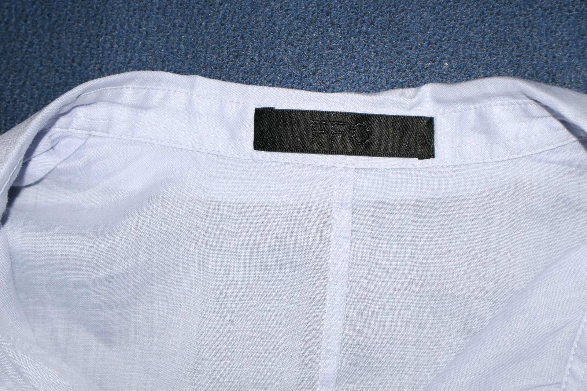 Svijetlo plava košulja 3