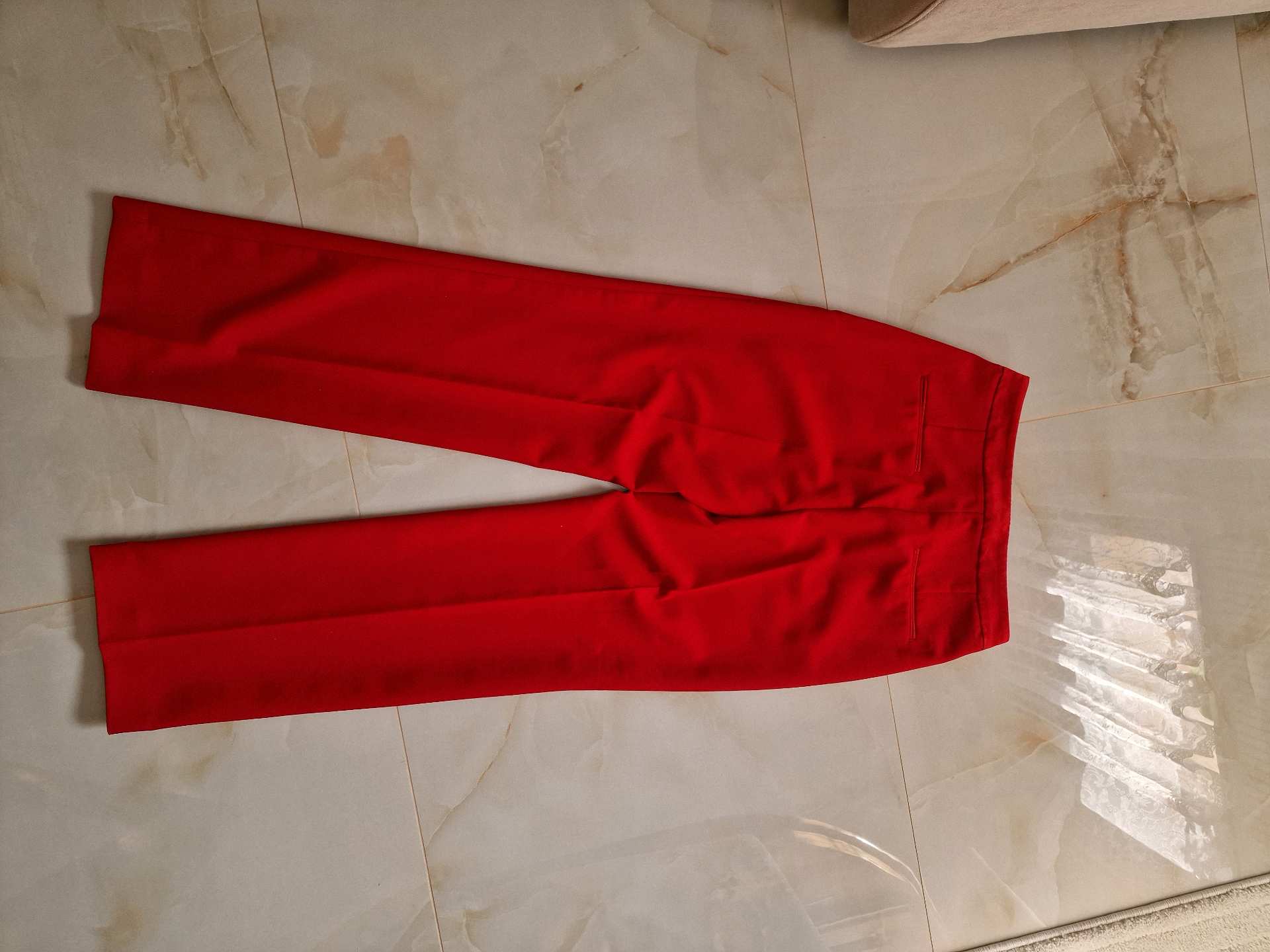 Zara poslovne hlace na peglu 1