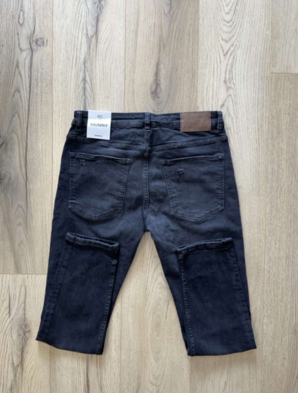 Muške bershka skinny hlače 2