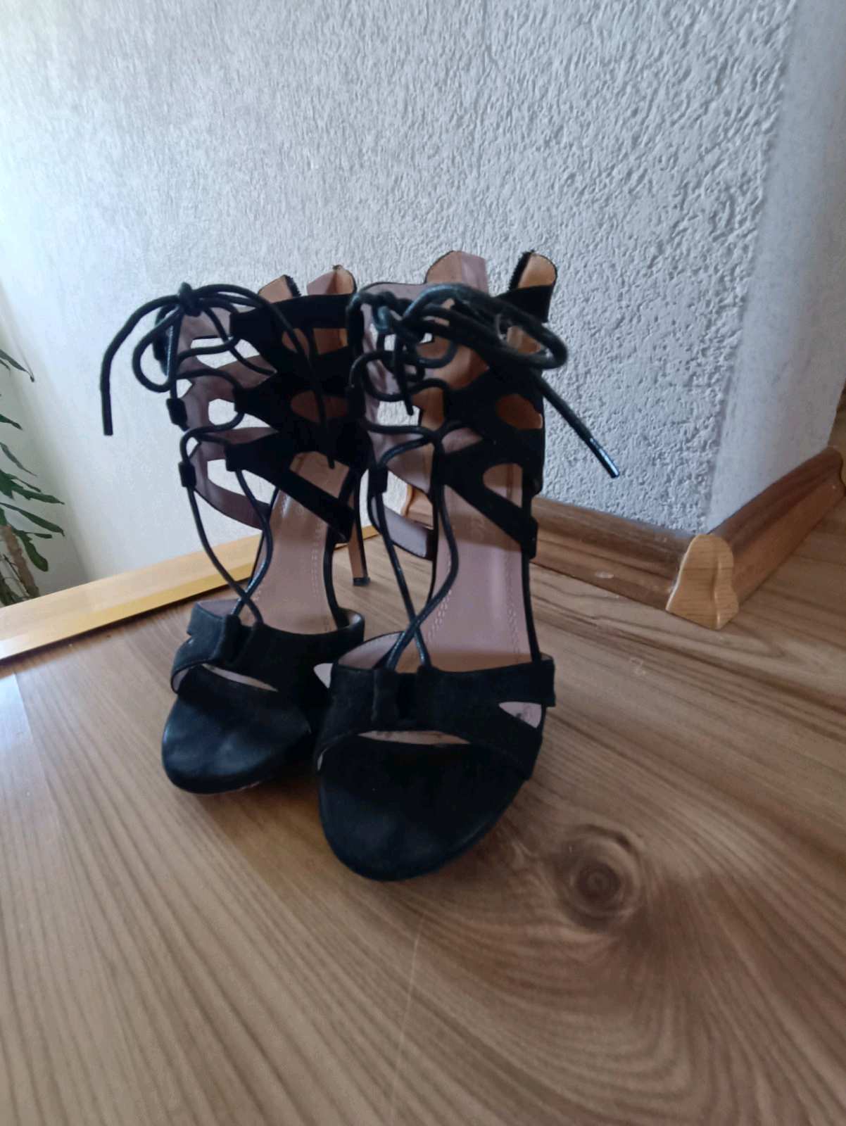 Zenske stikle 0