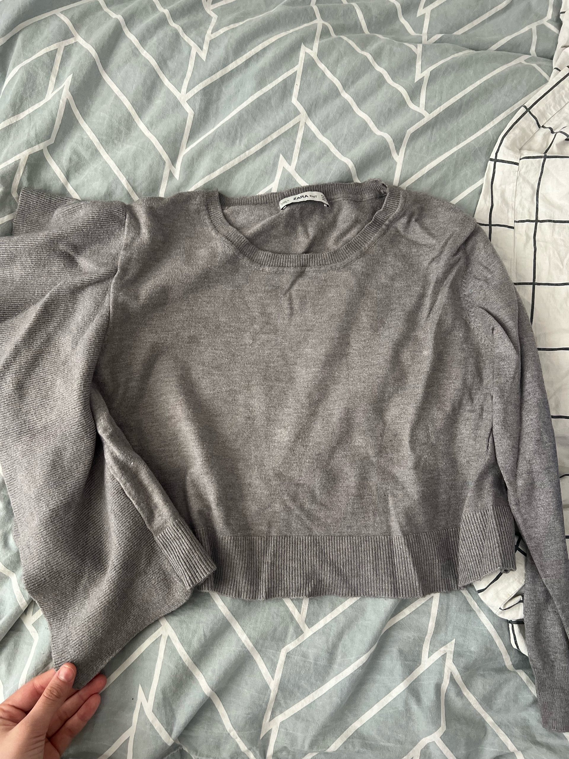 Zara sivi dzemper 0