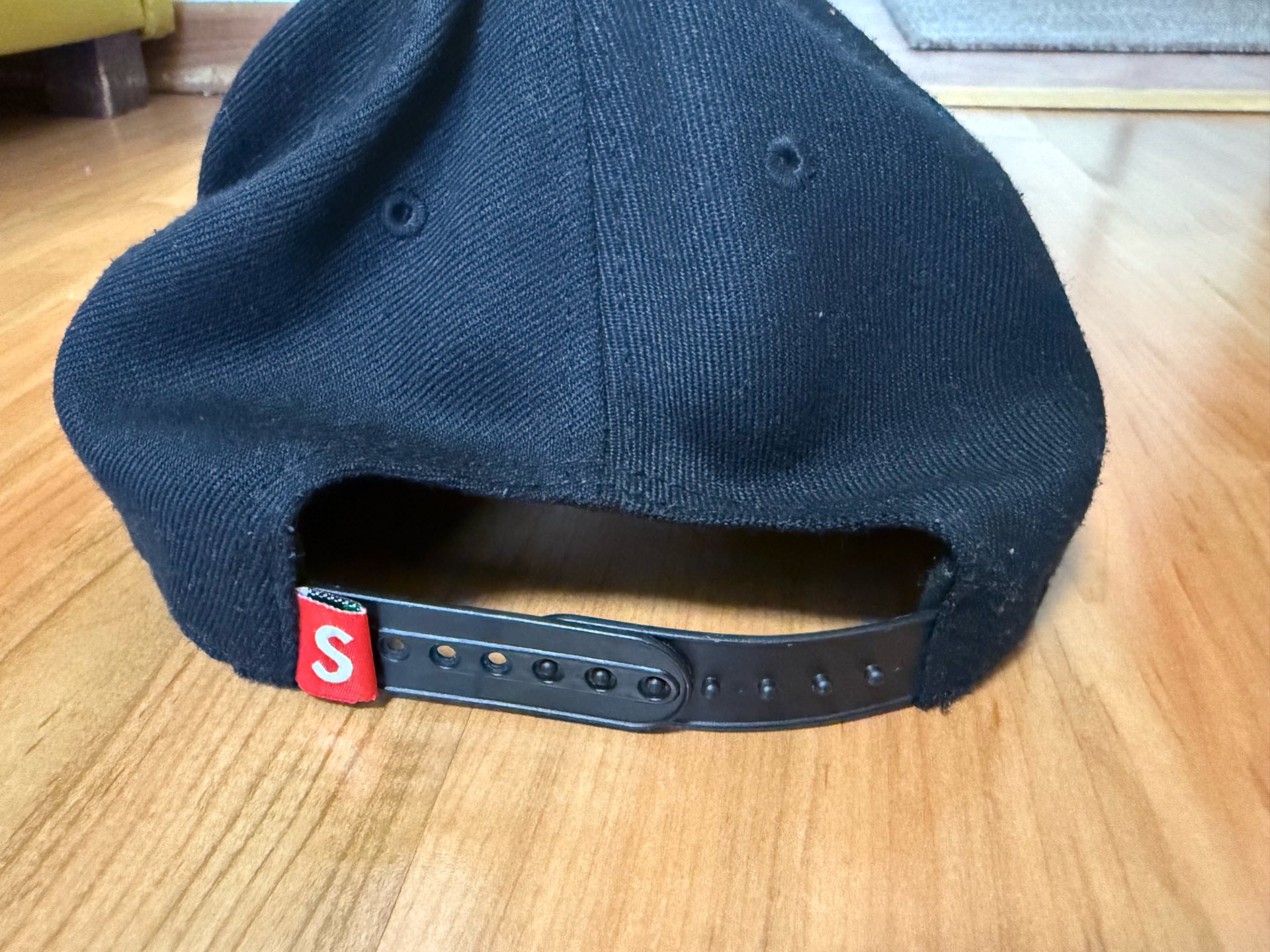 Supreme kačket 1