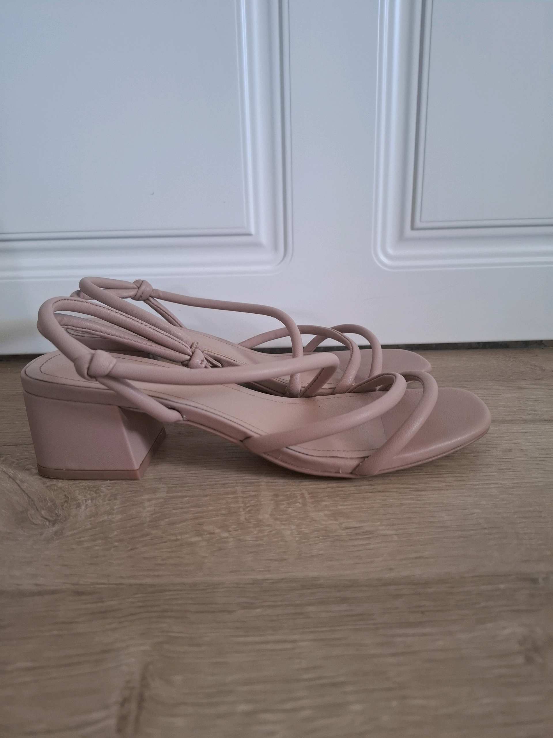 Ženske sandale H&M 1