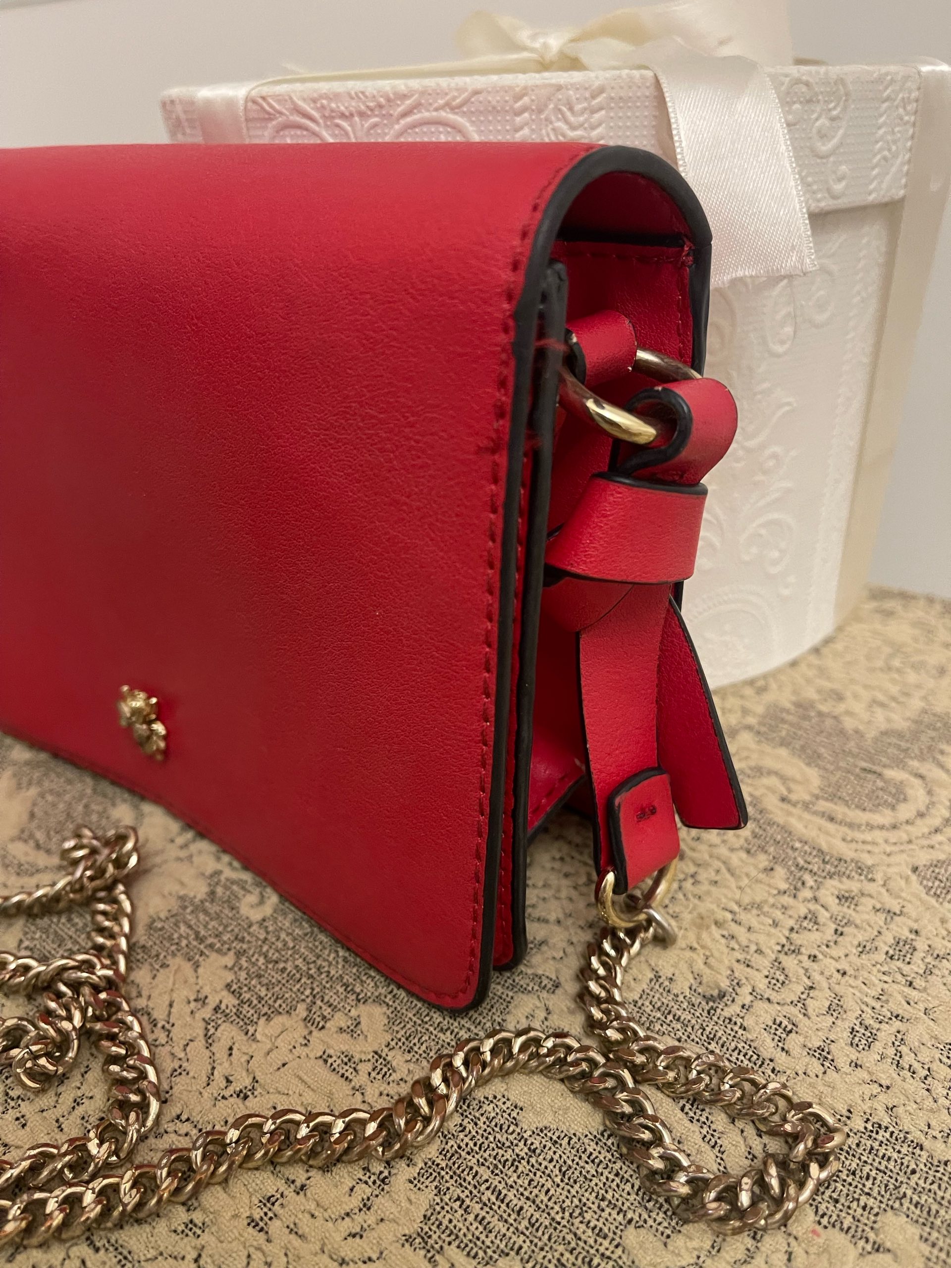 Crvena torba Zara 1