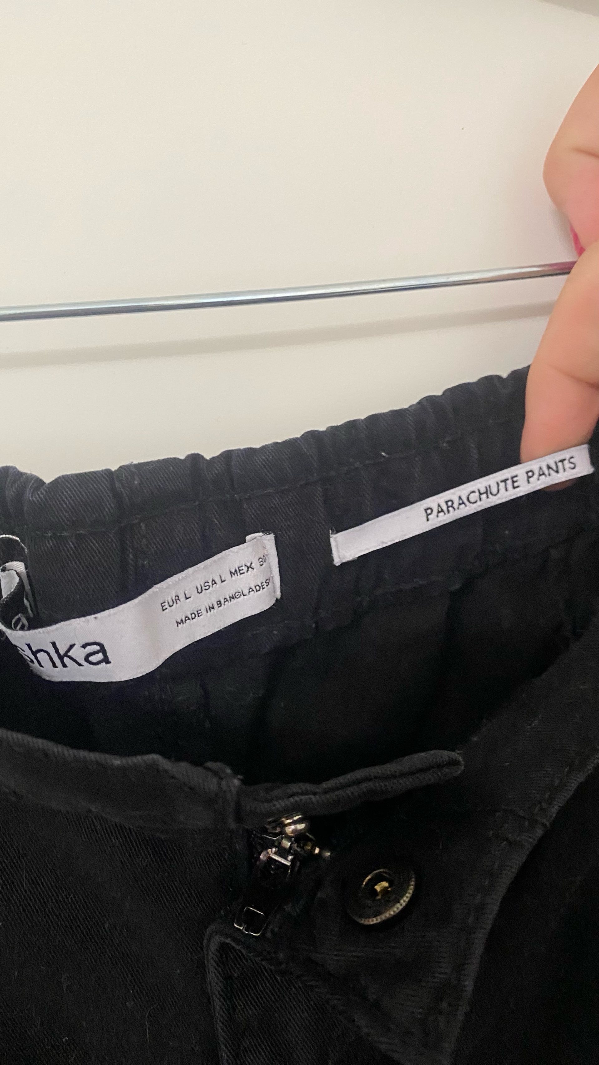 Bershka parachute hlače 1