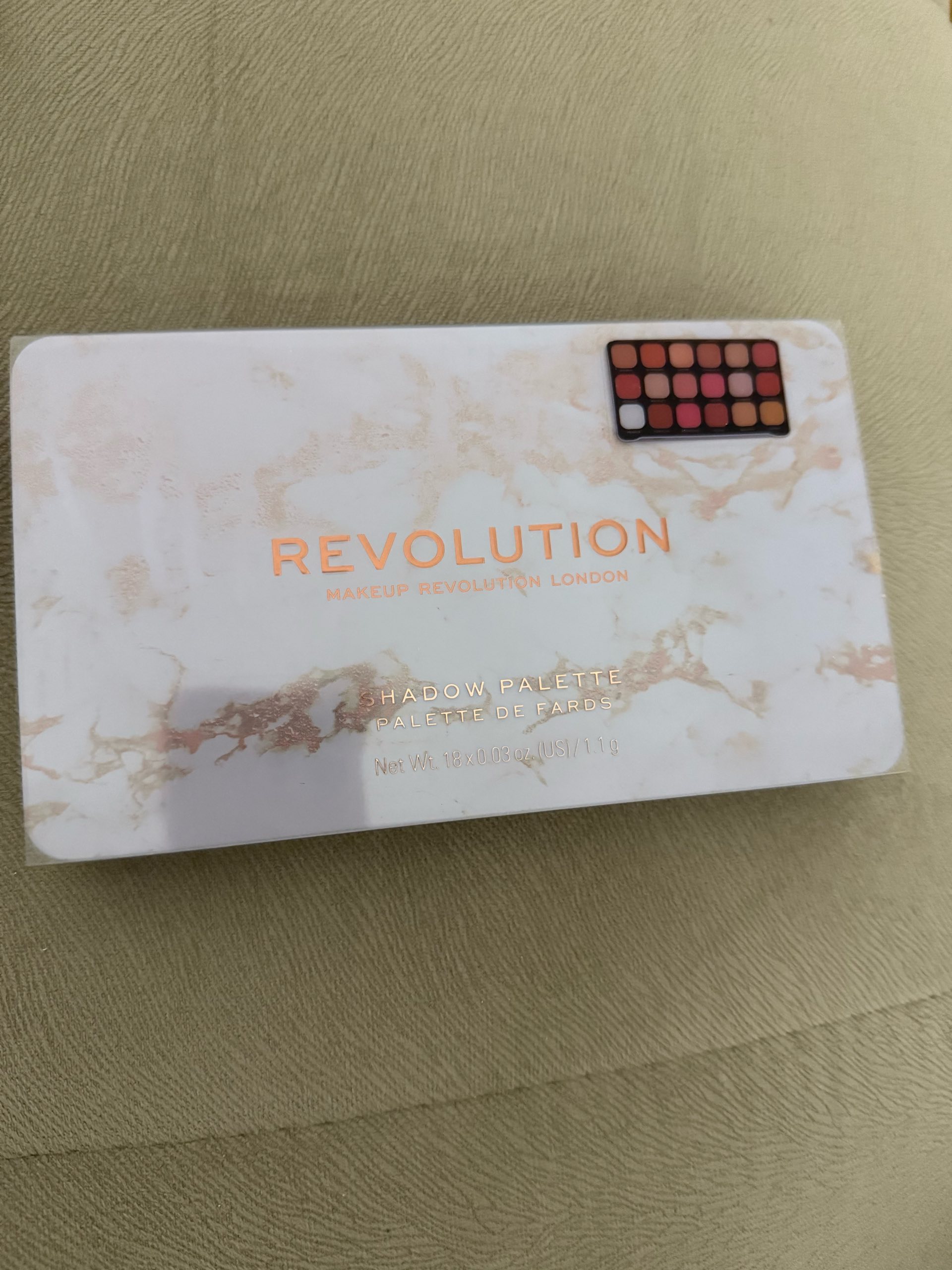 Revolution nova paleta sjenki 0
