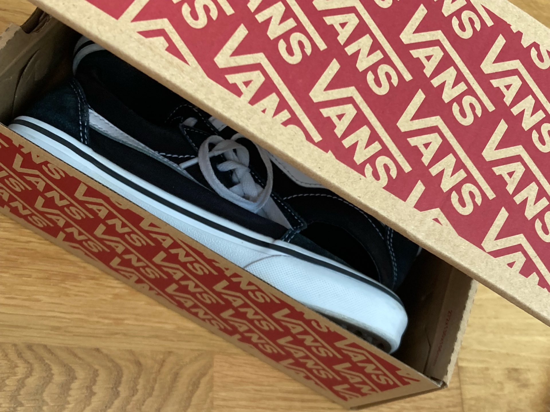 Vans tene 4