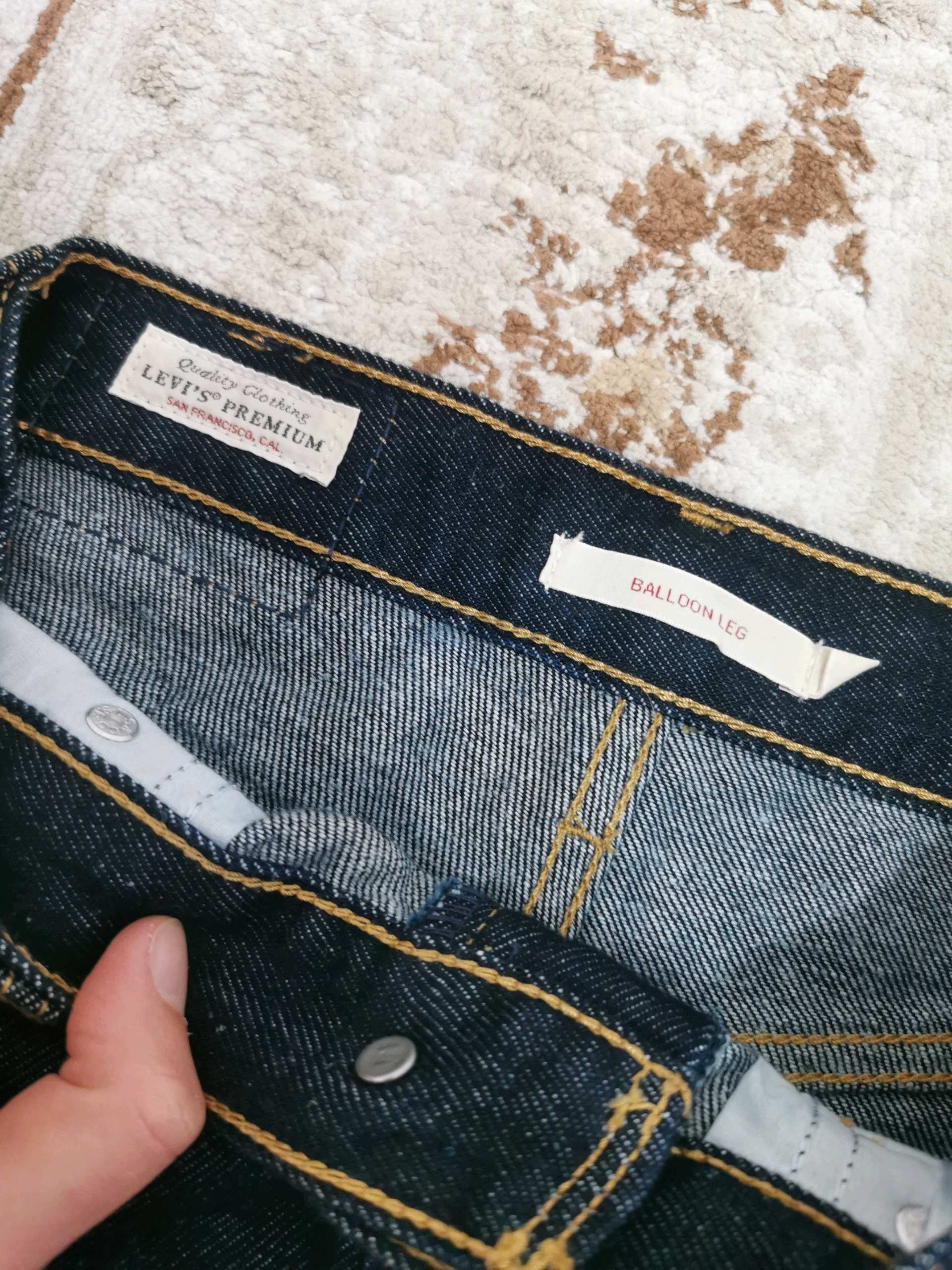 Zenske Levis hlace 1