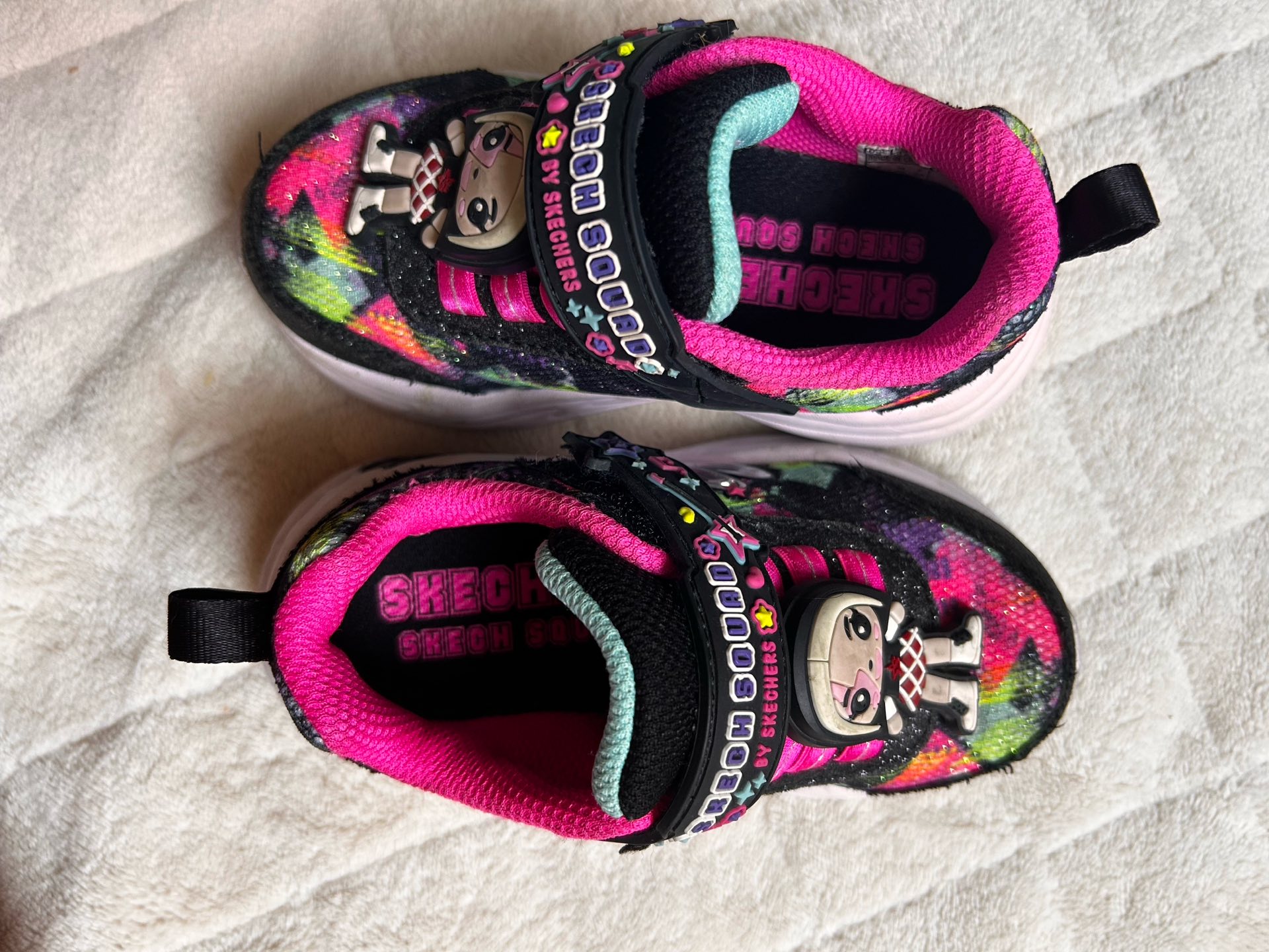 Tene skechers 22 broj 1