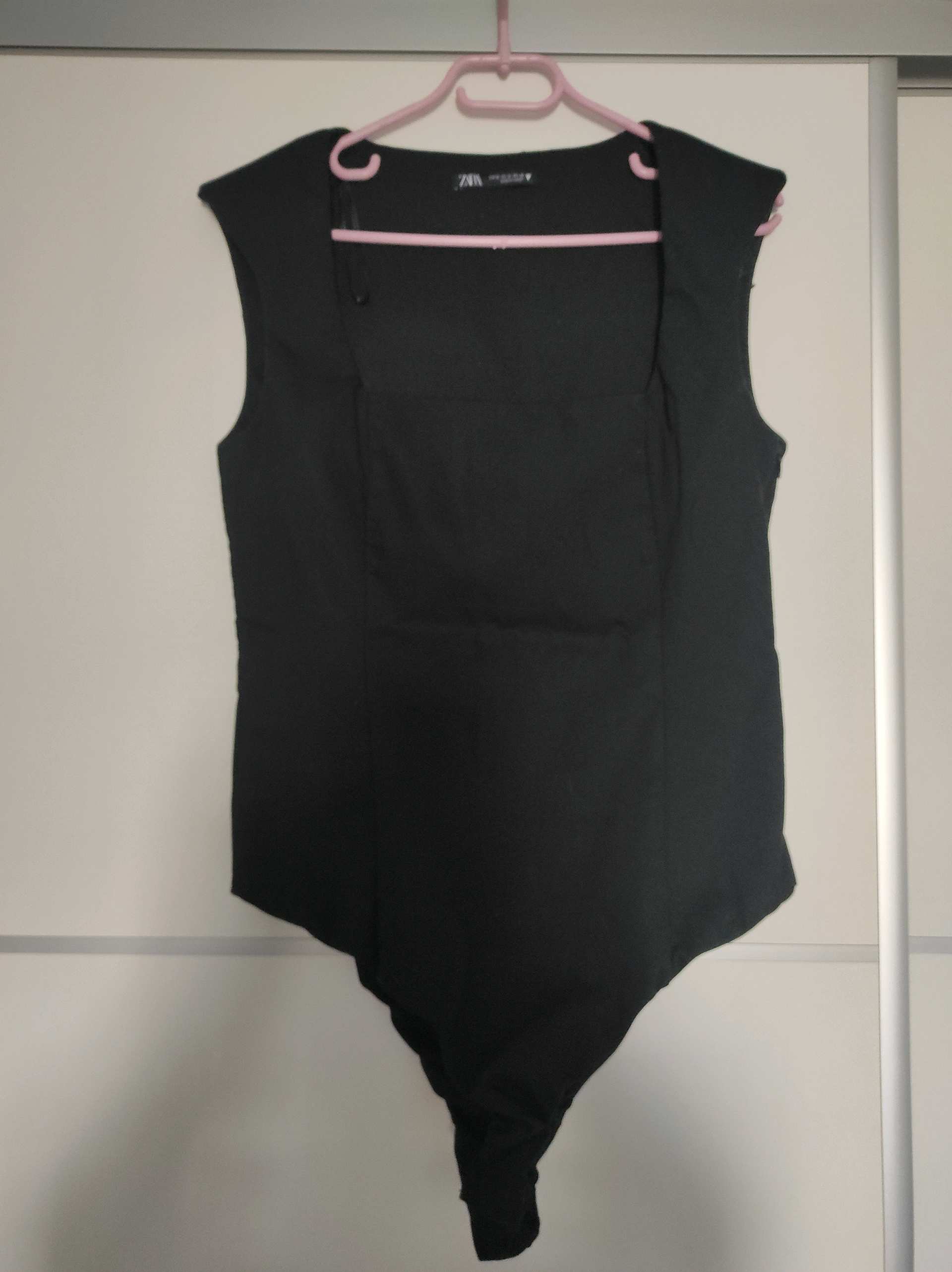 Zara body sa square izrezom 1