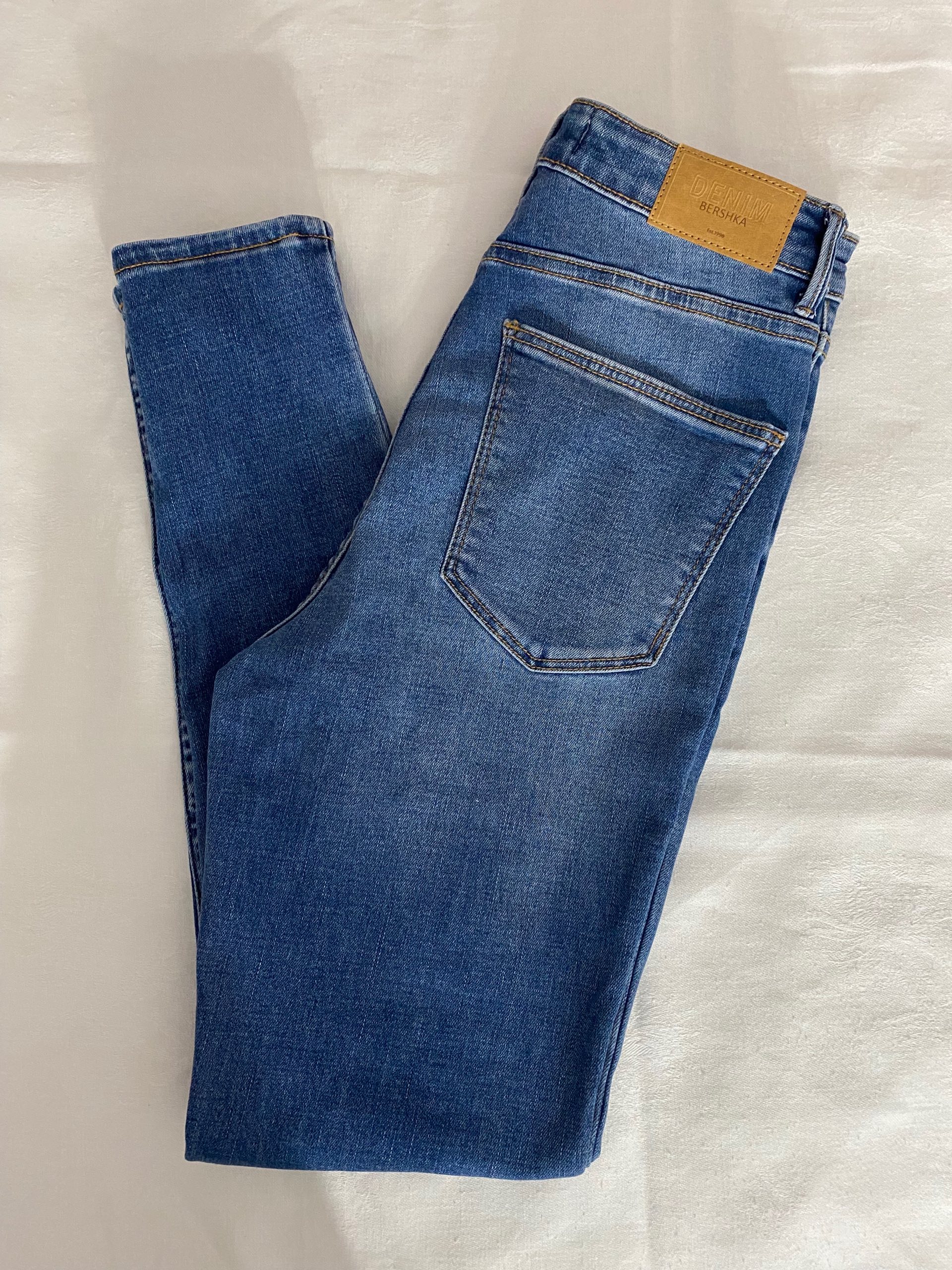 Bershka pantalone 38br 1