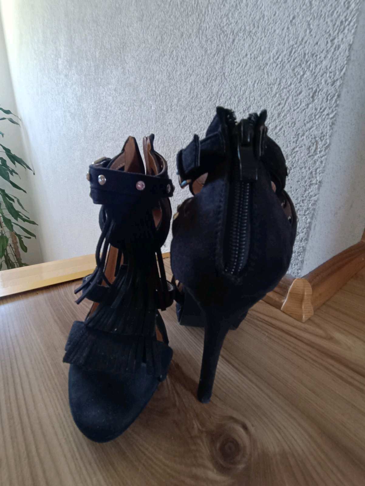 Zenske stikle 0