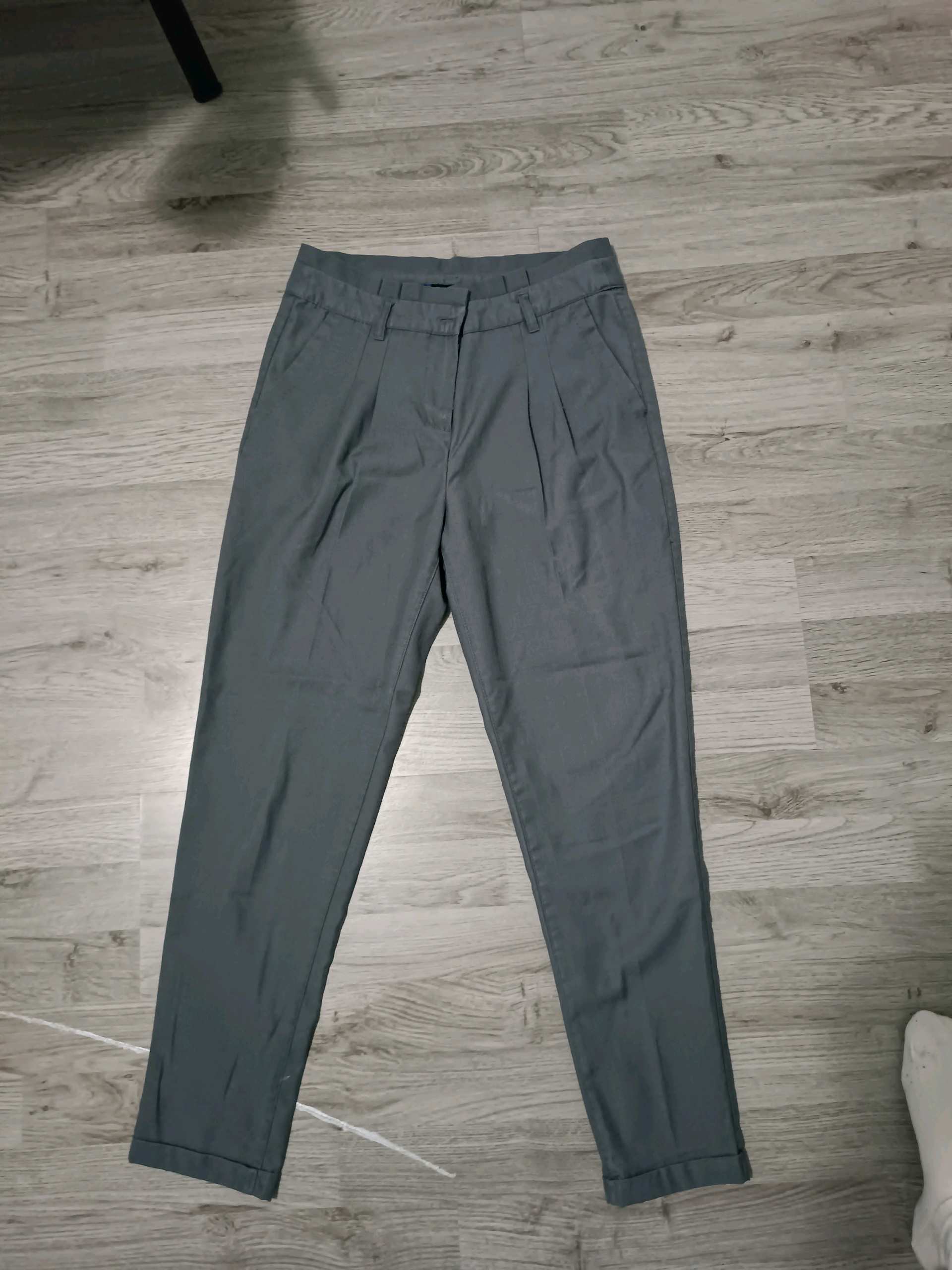 H&M poslovne pantalone 4