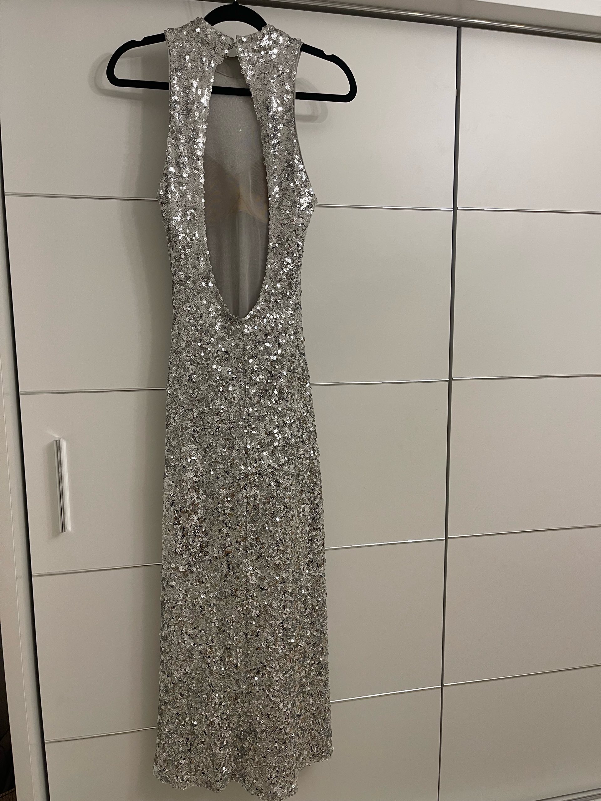 Svjetlucava srebrna haljina Zara 1