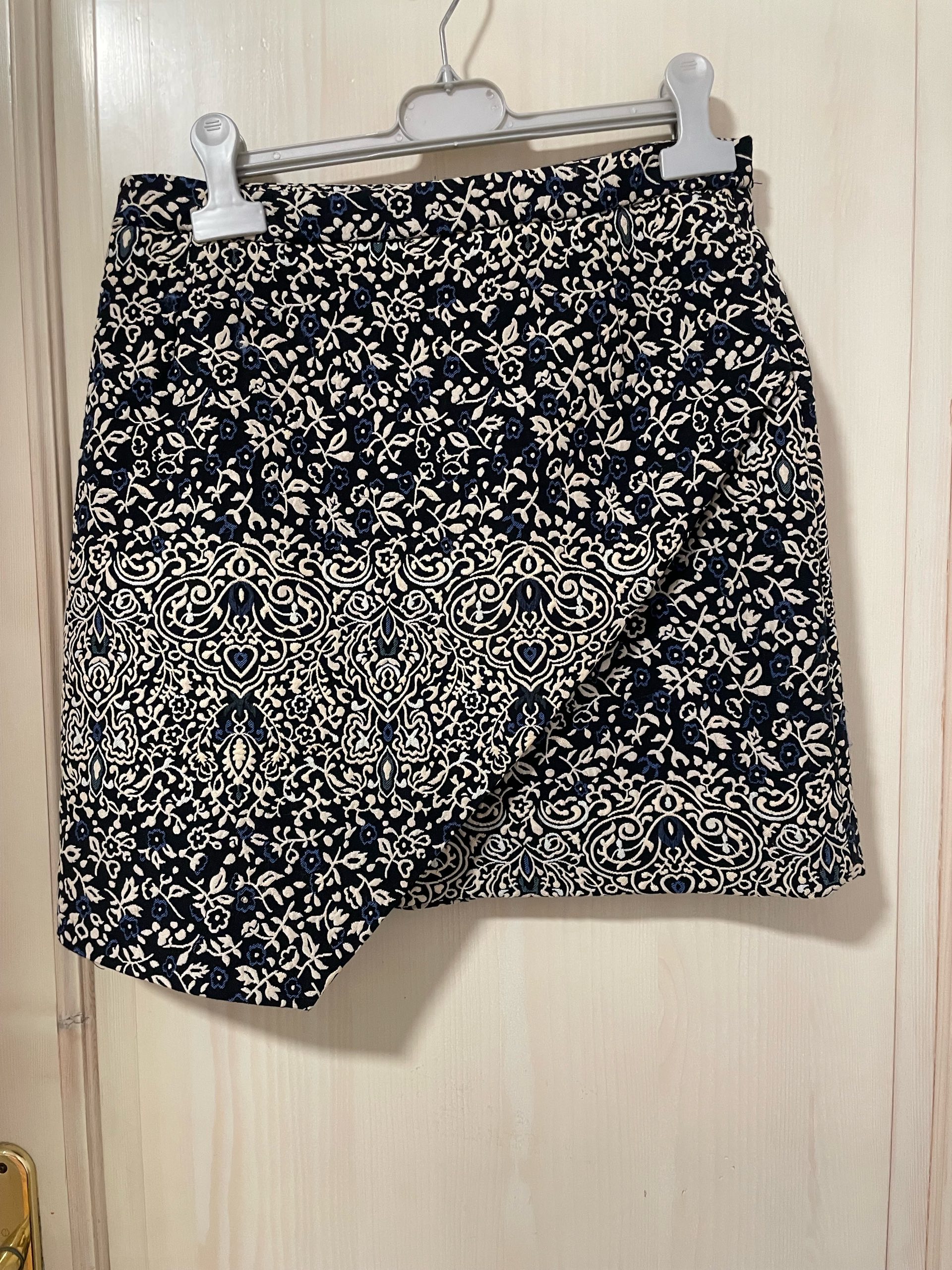 H&m suknja 0