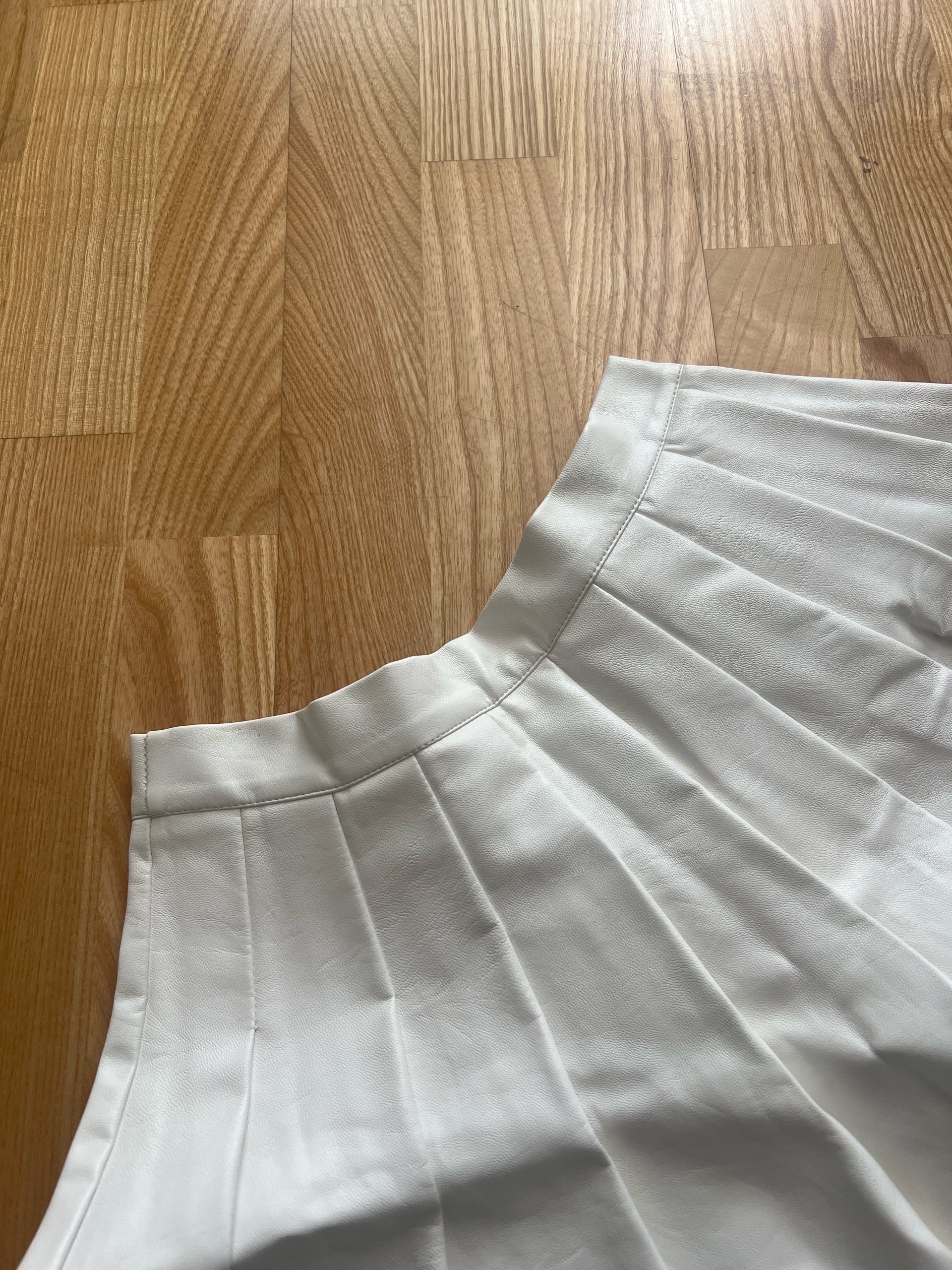 Leather white skirt 1