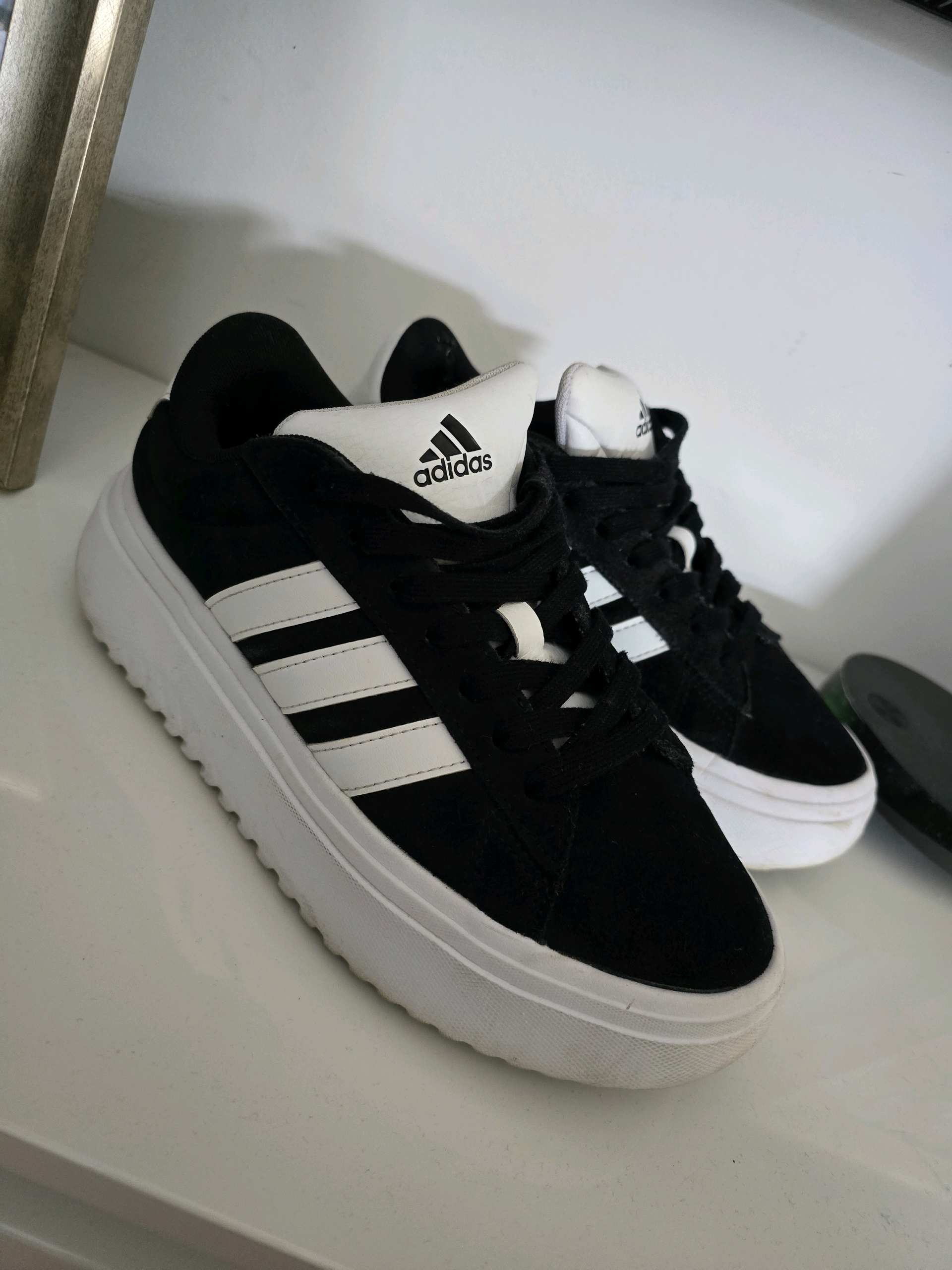Adidas zenske patike 1