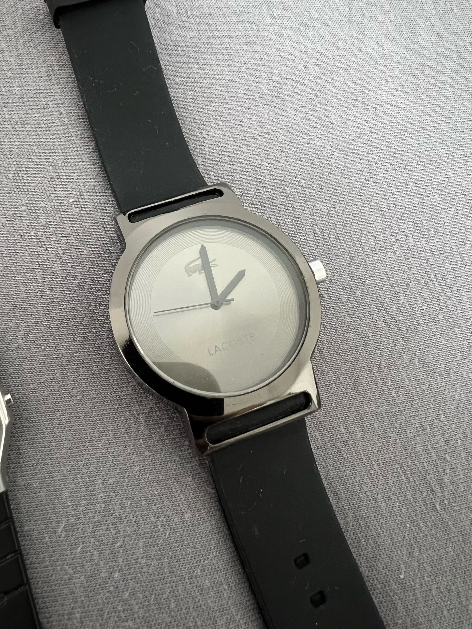 Lacoste sat 1