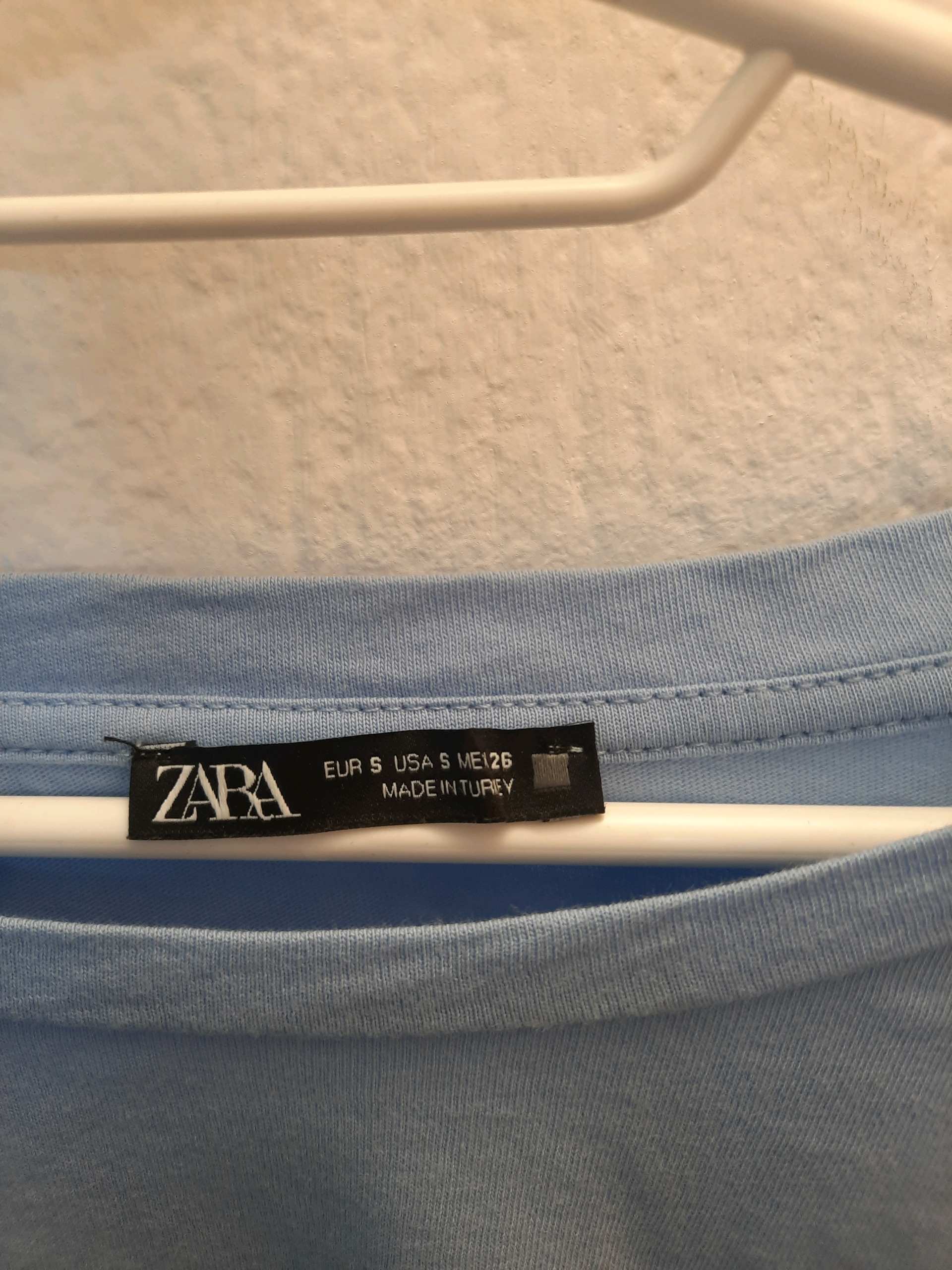 ZARA top sa pufnastim rukavima 1