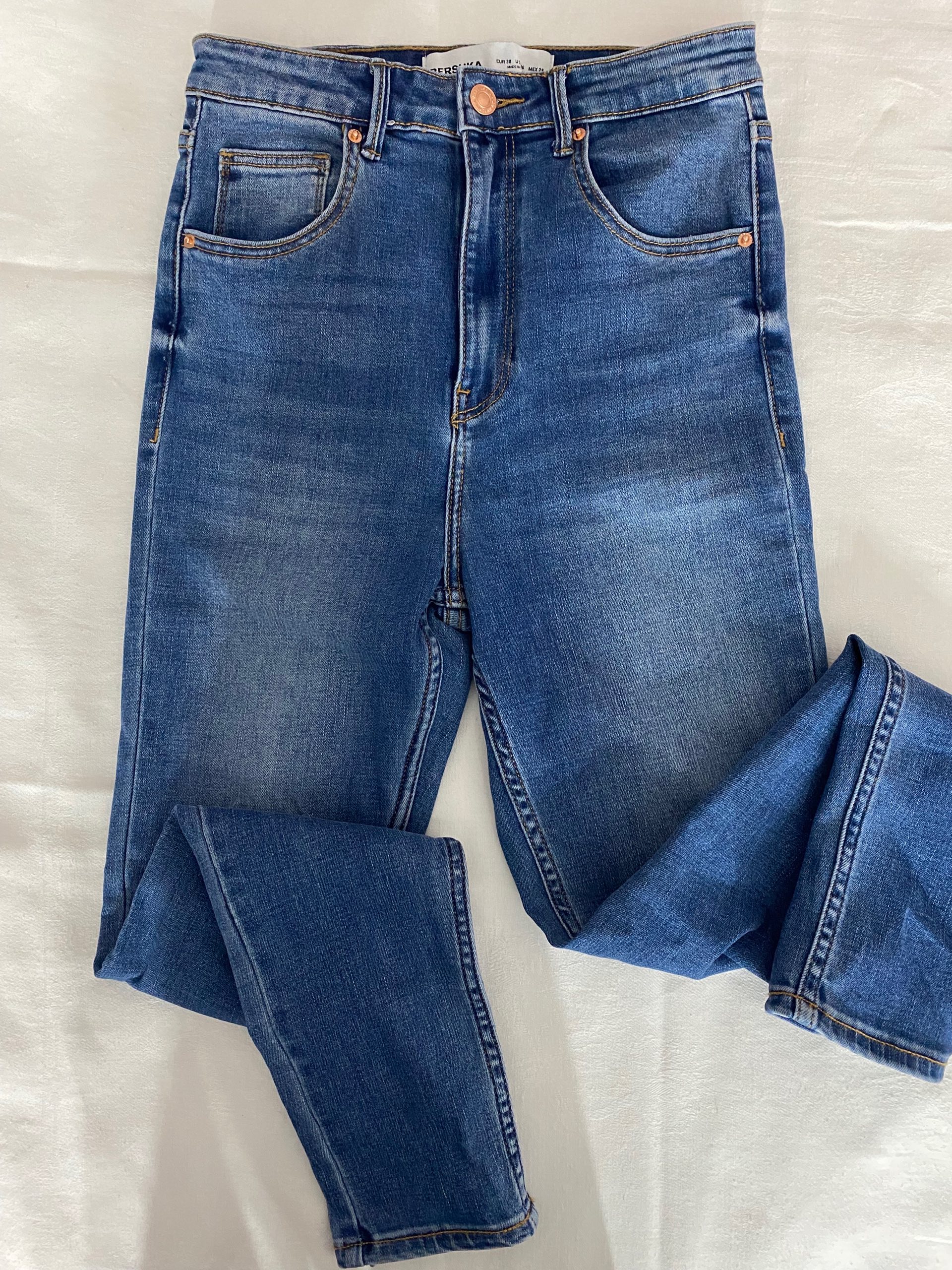 Bershka pantalone 38br 0