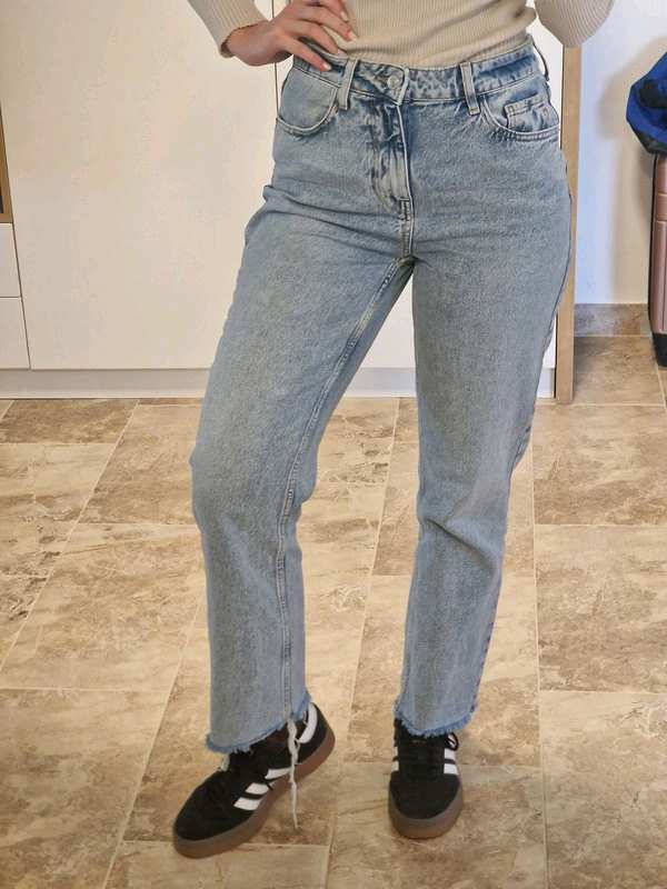 Zara hlače 0
