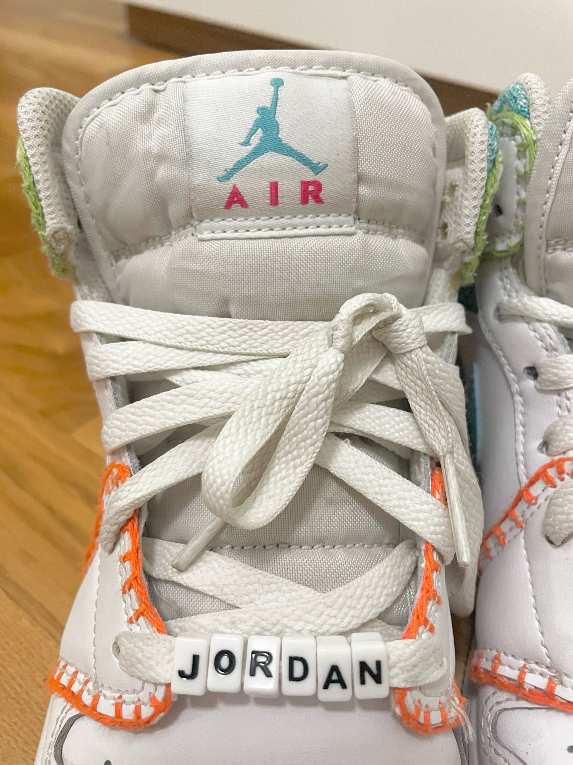 Air Jordan 1 Mid 2