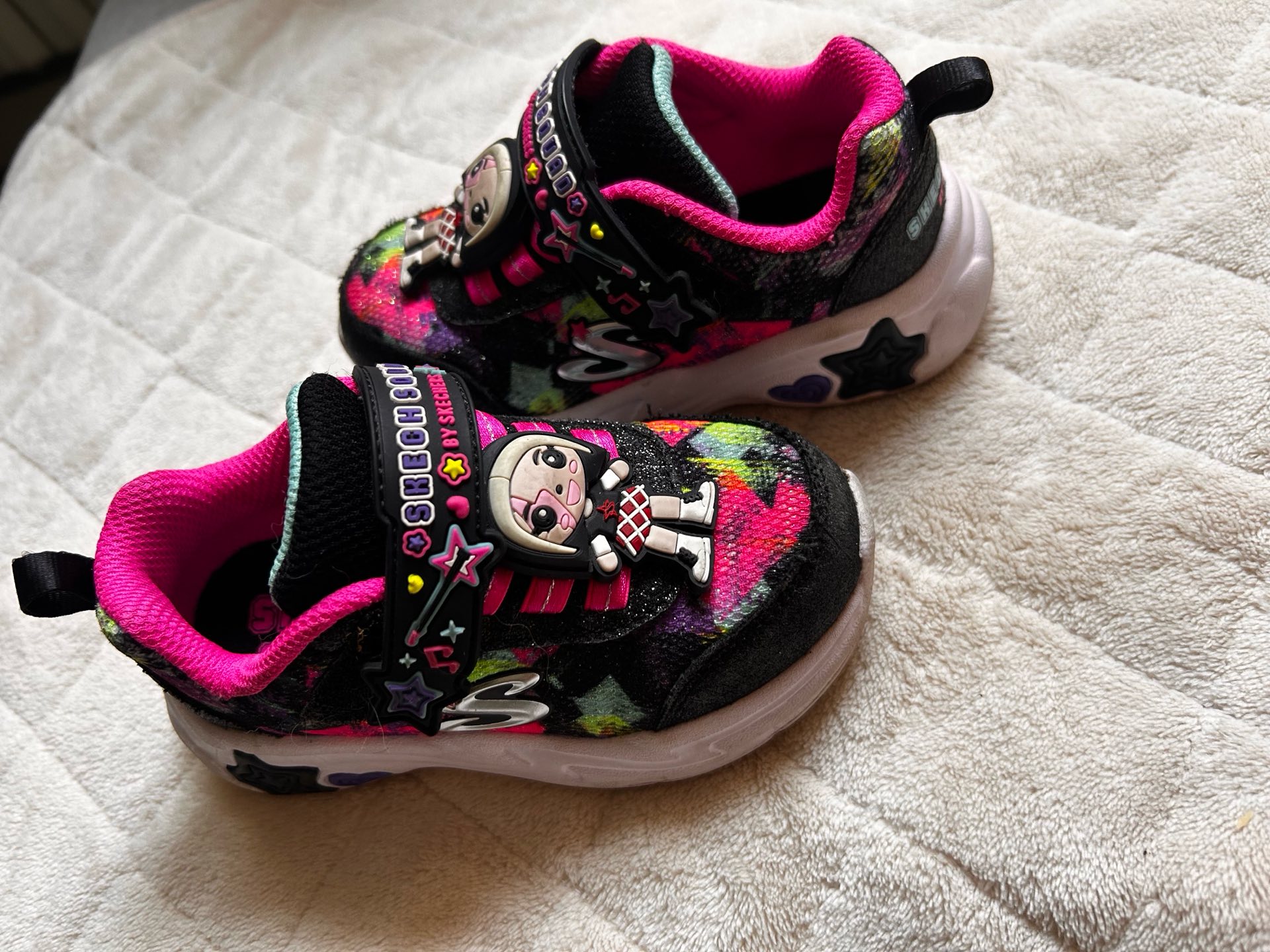 Tene skechers 22 broj 3