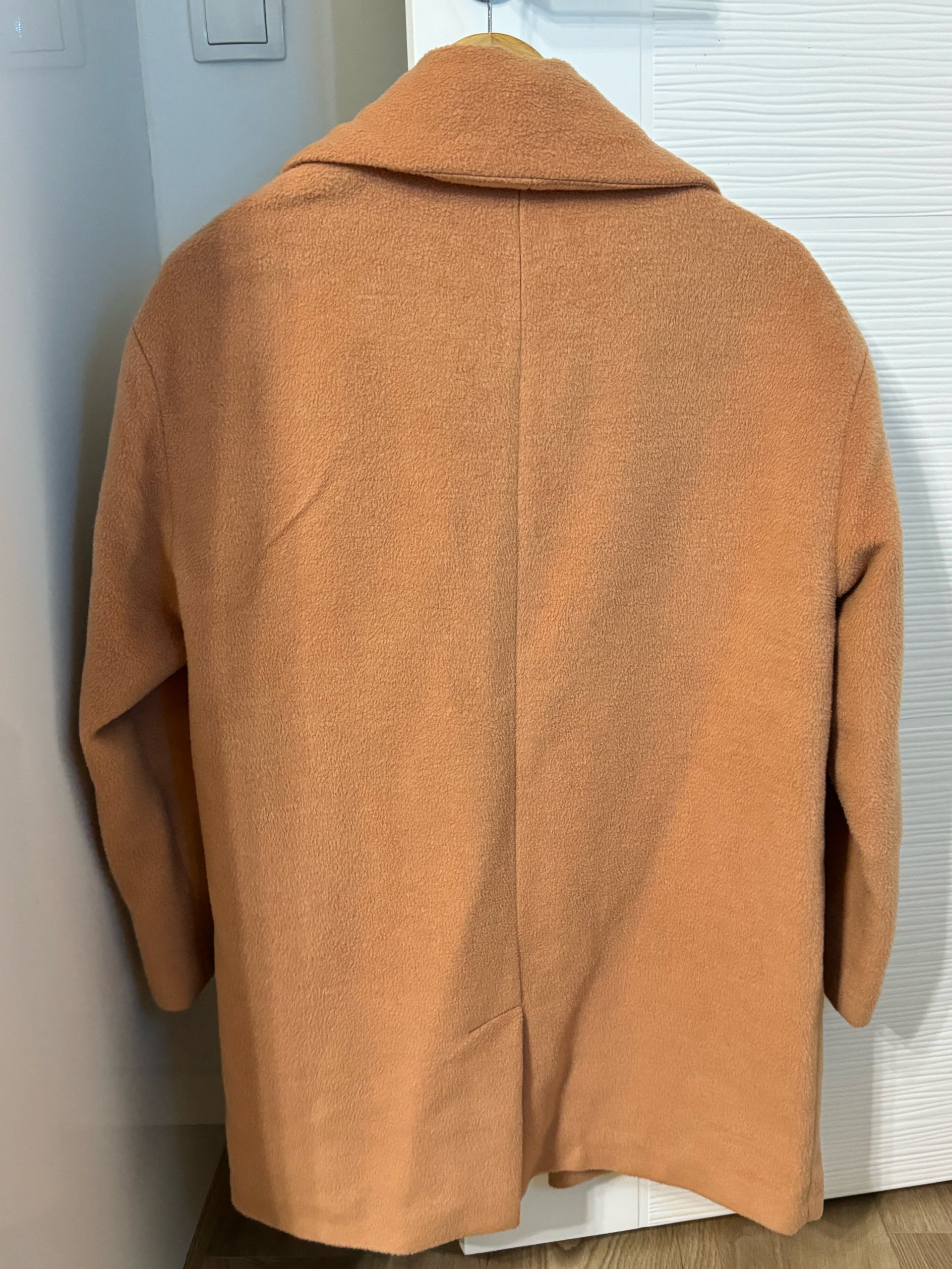 Bershka kaput teddy M vel 1