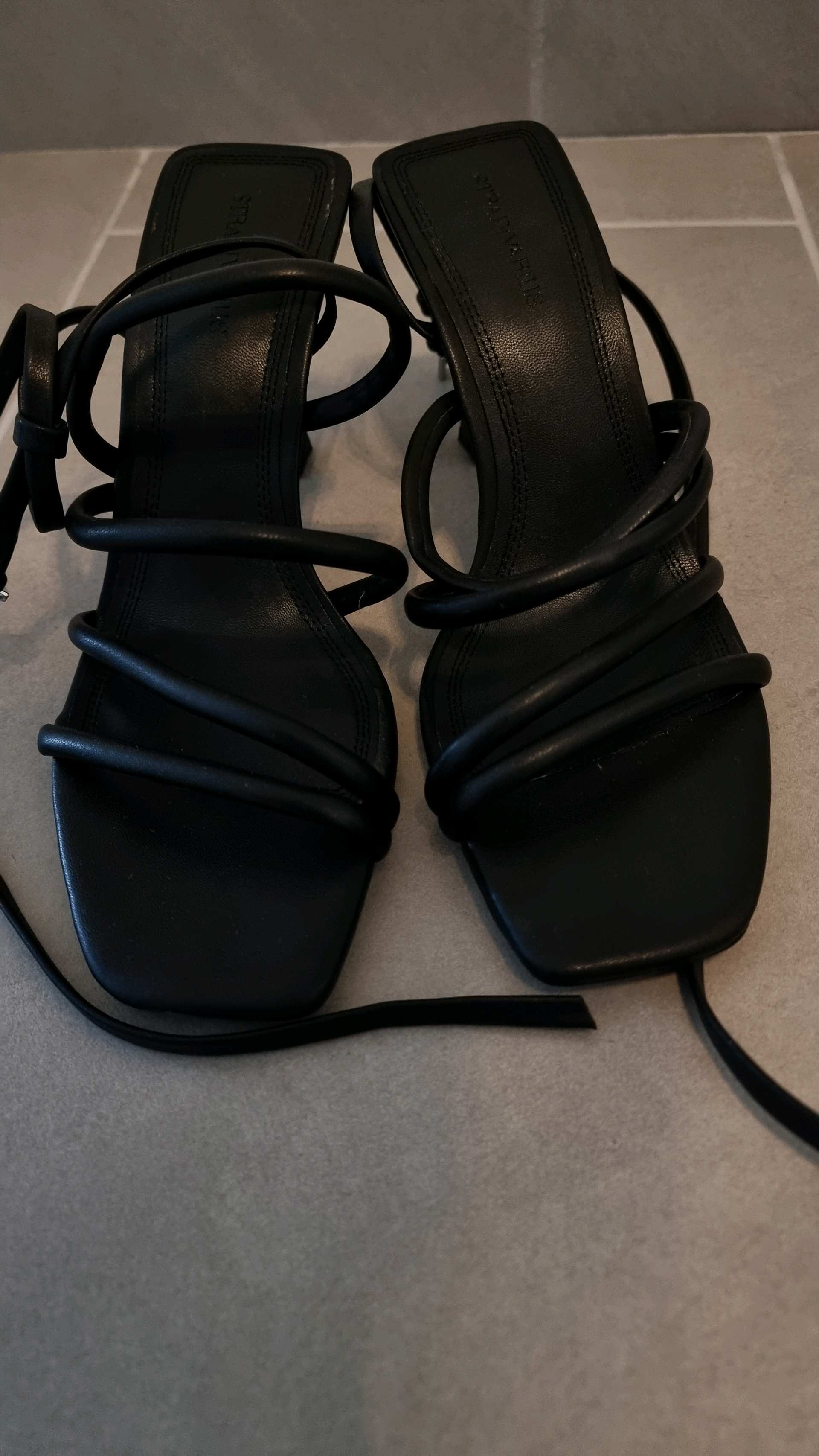Stradivarius štikle/sandale na petu 1