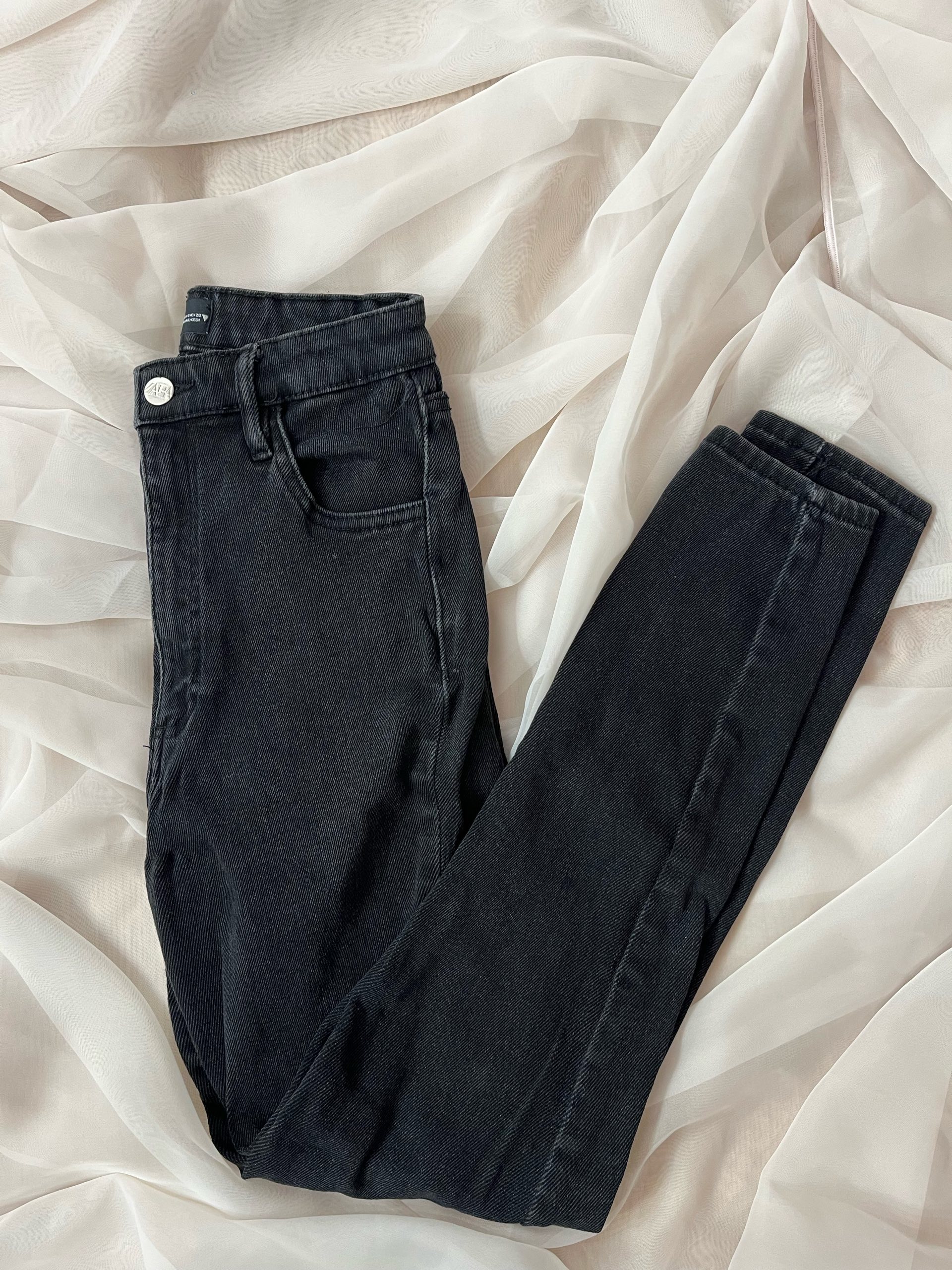 Zara zenske pantalone 0