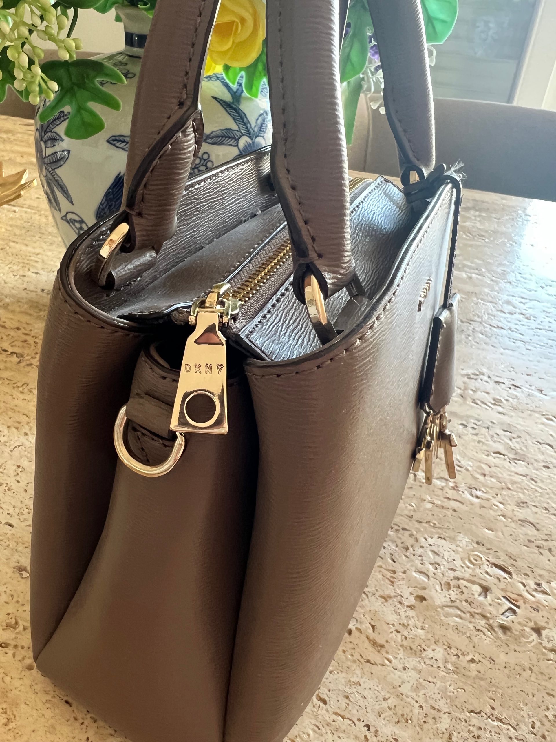 DKNY torbica kao nova 3