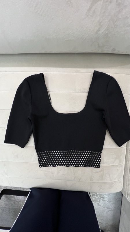 Crni crop top 0