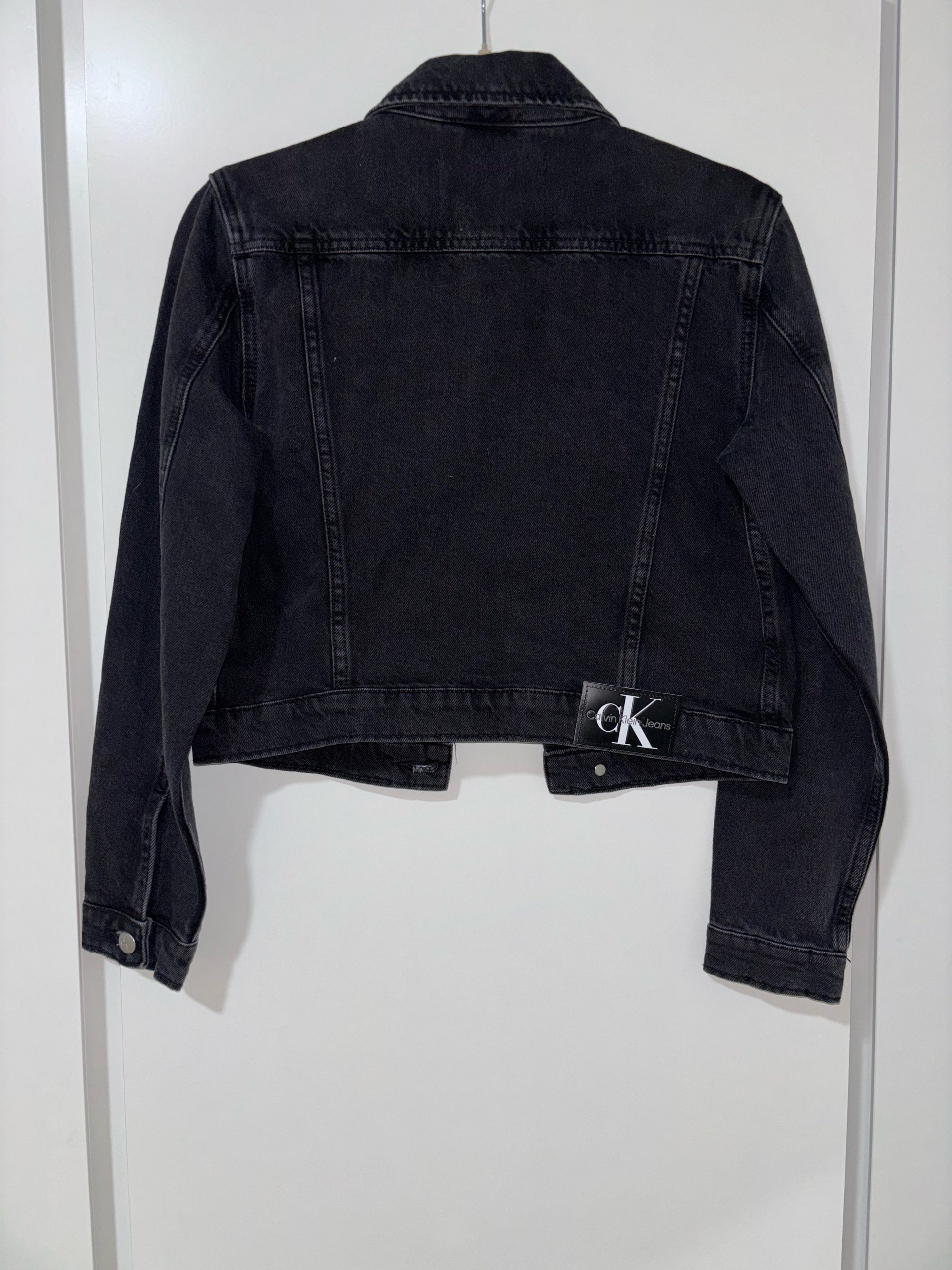 Calvin Klein cropped jakna 1