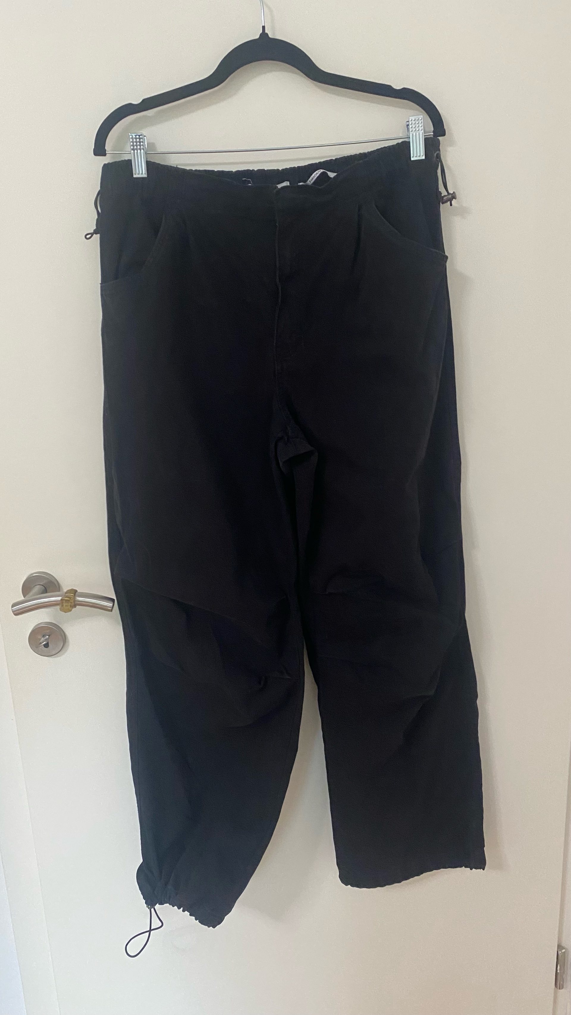 Bershka parachute hlače 0