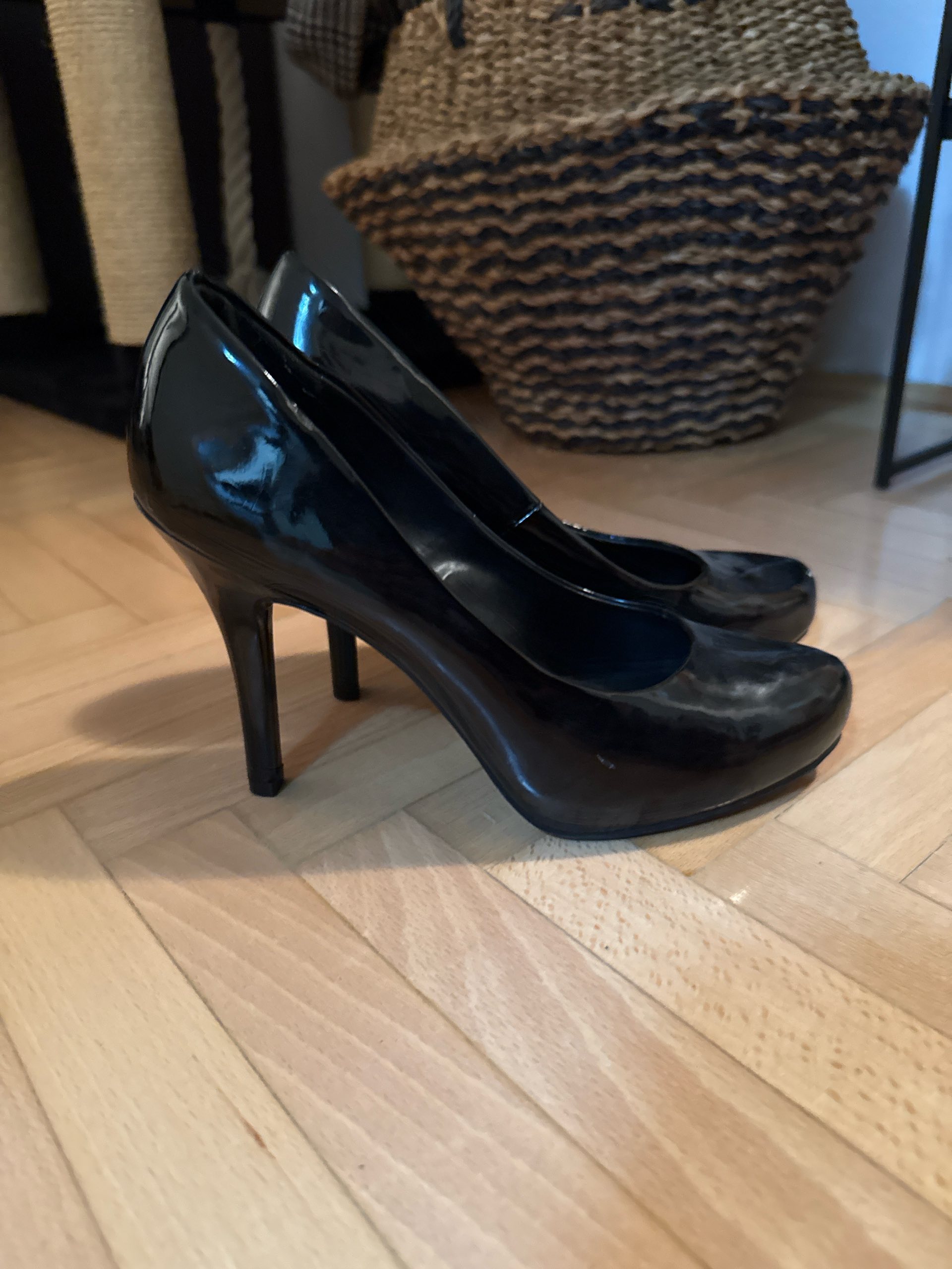 Graceland salonke - nove 1